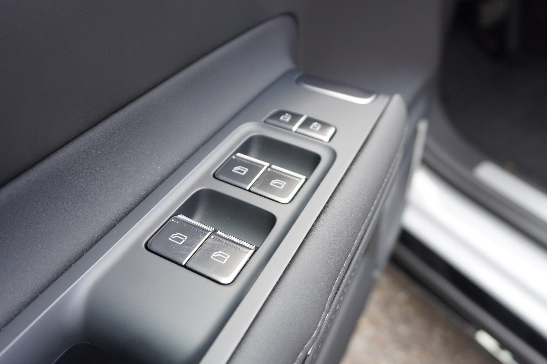 POLESTAR Polestar 4 Long Range Dual 100kWh-image-17