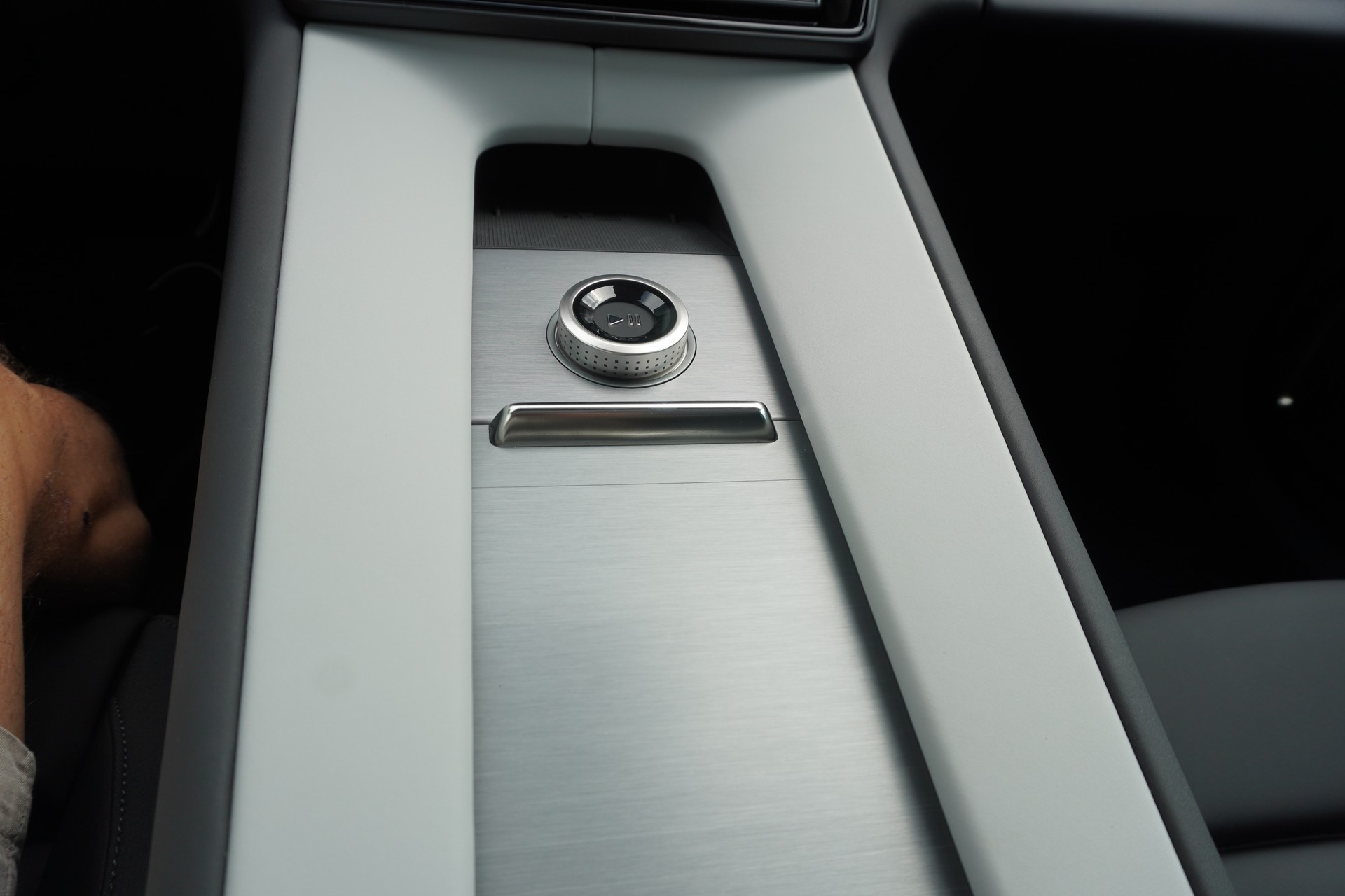 POLESTAR Polestar 4 Long Range Dual 100kWh-image-32