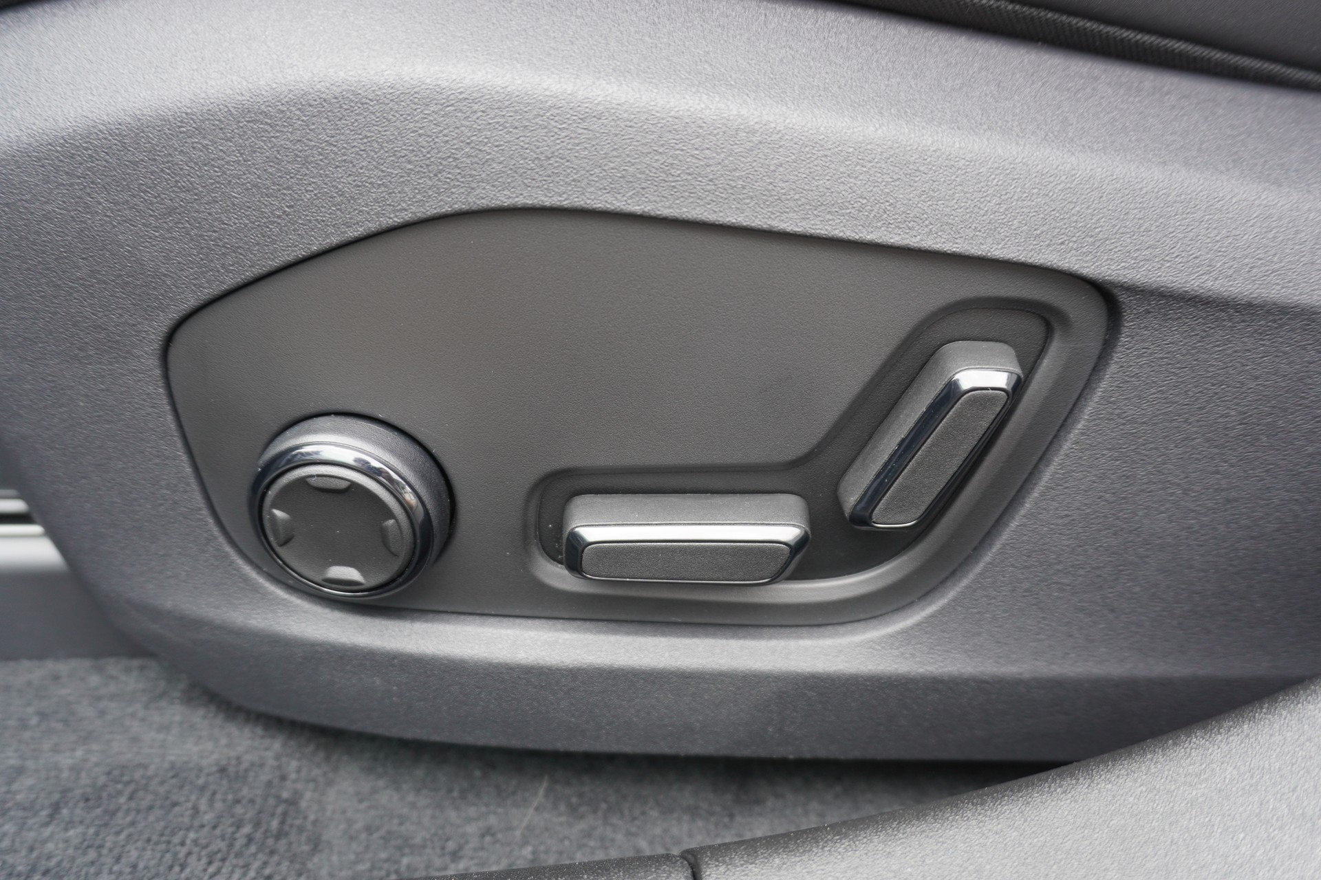 POLESTAR Polestar 4 Long Range Dual 100kWh-image-18