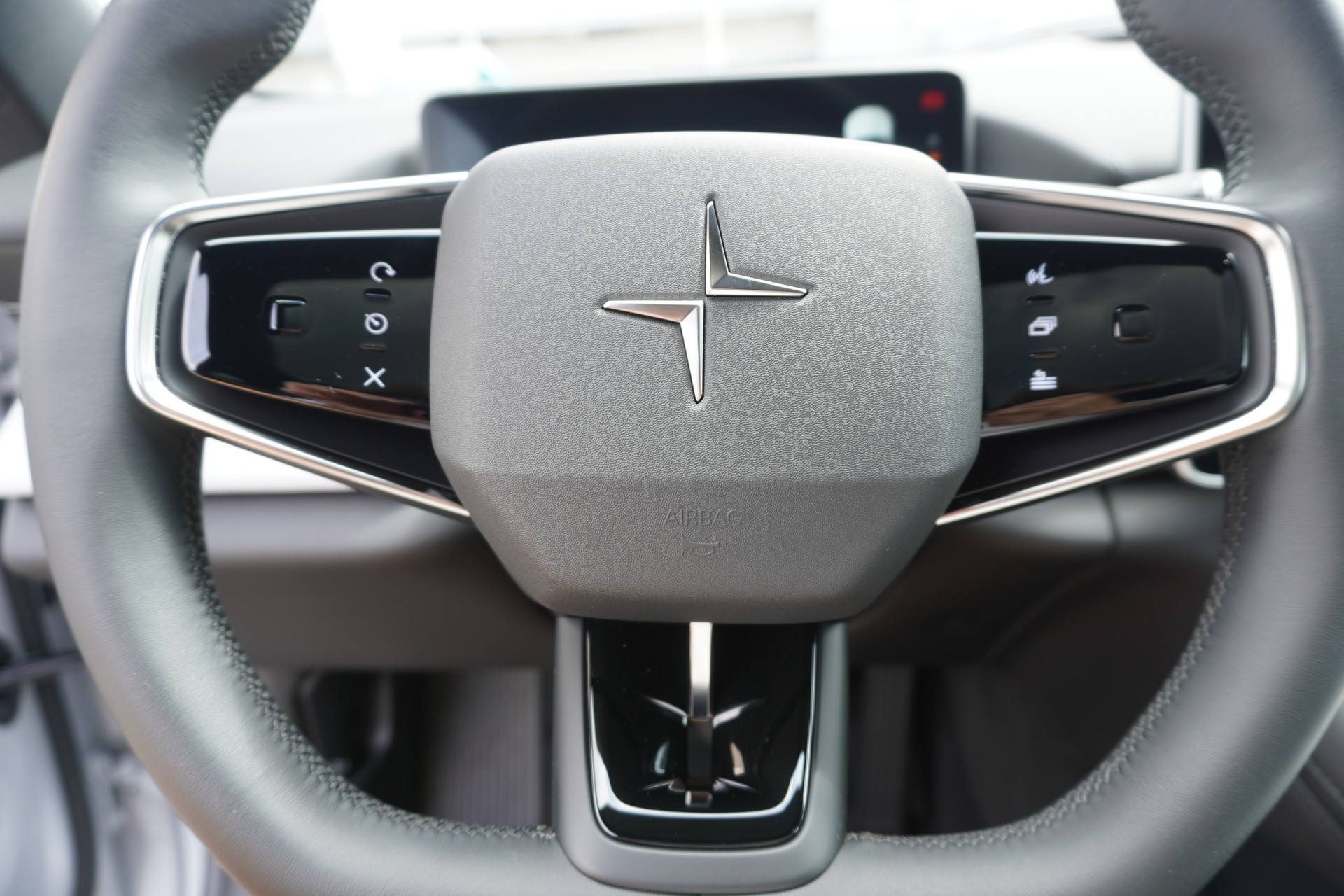 POLESTAR Polestar 4 Long Range Dual 100kWh-image-23