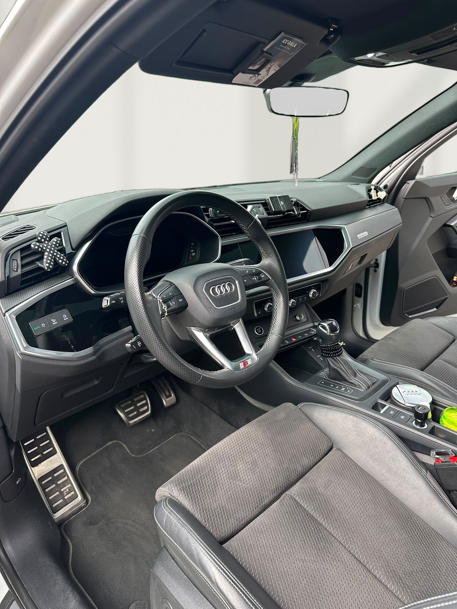 AUDI Q3 Sportback 45 TFSI S line quattro S-tronic-image-3