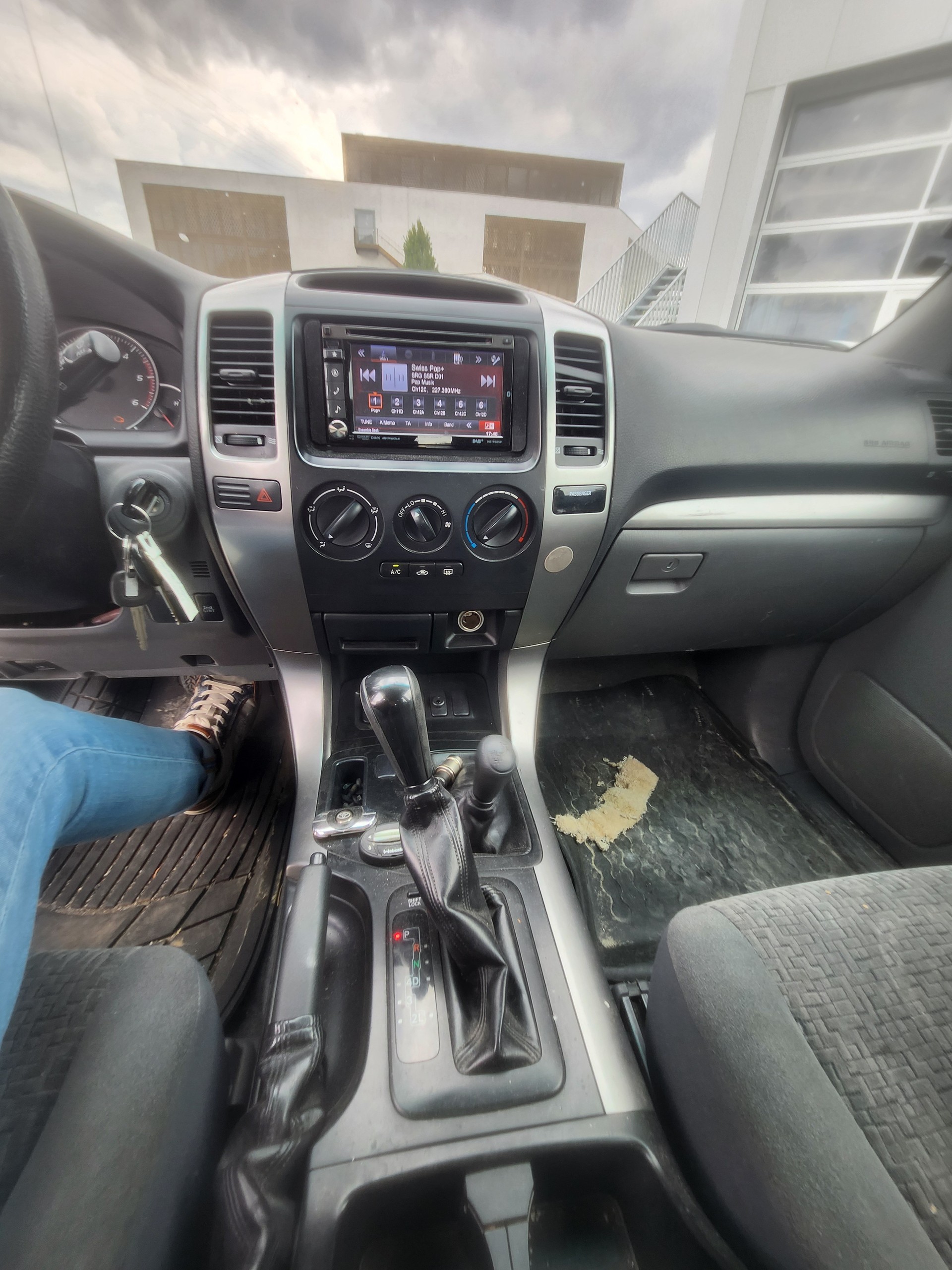 TOYOTA Land Cruiser 3.0 TD Linea Sol Executive-image-11