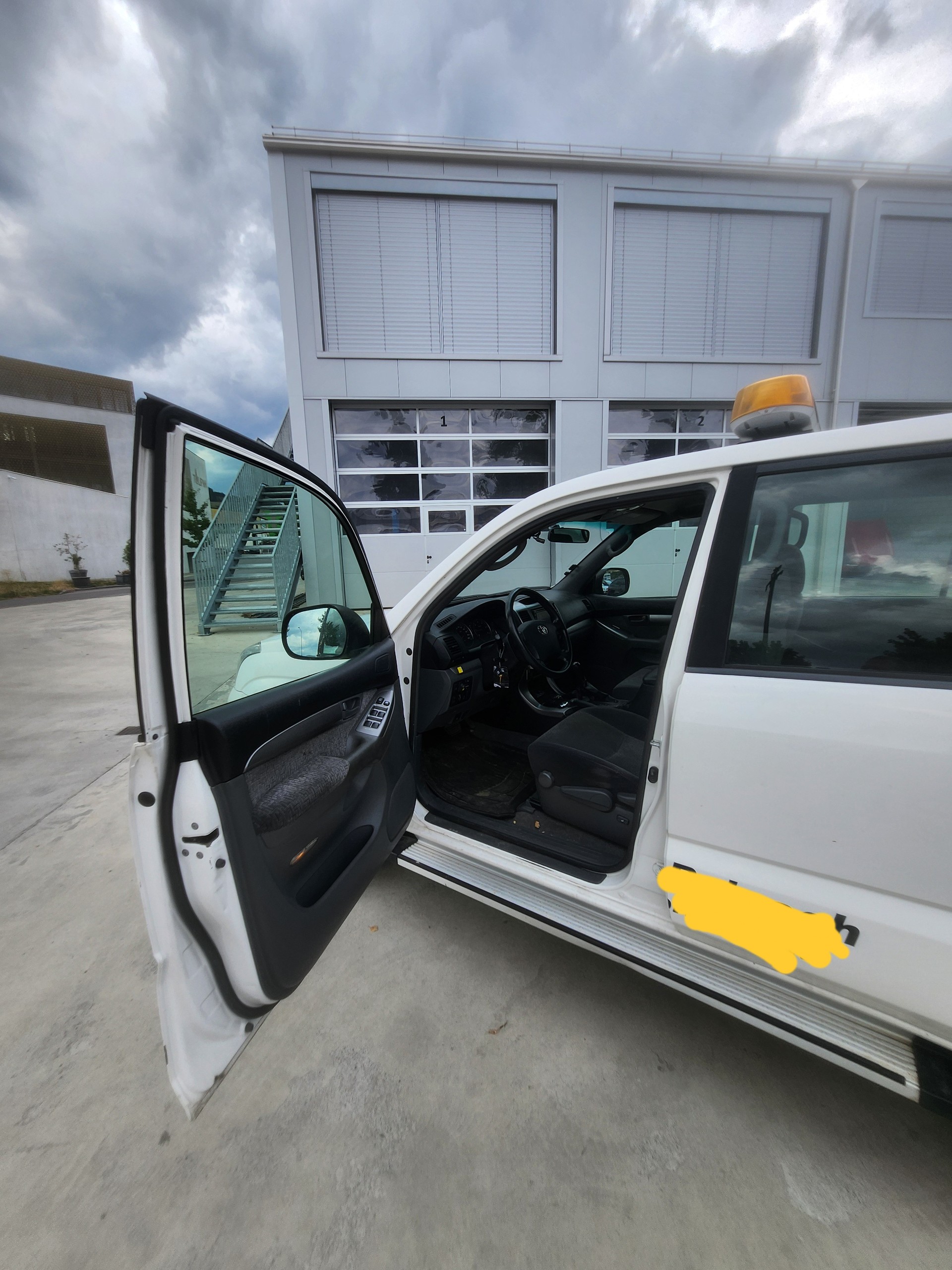 TOYOTA Land Cruiser 3.0 TD Linea Sol Executive-image-7