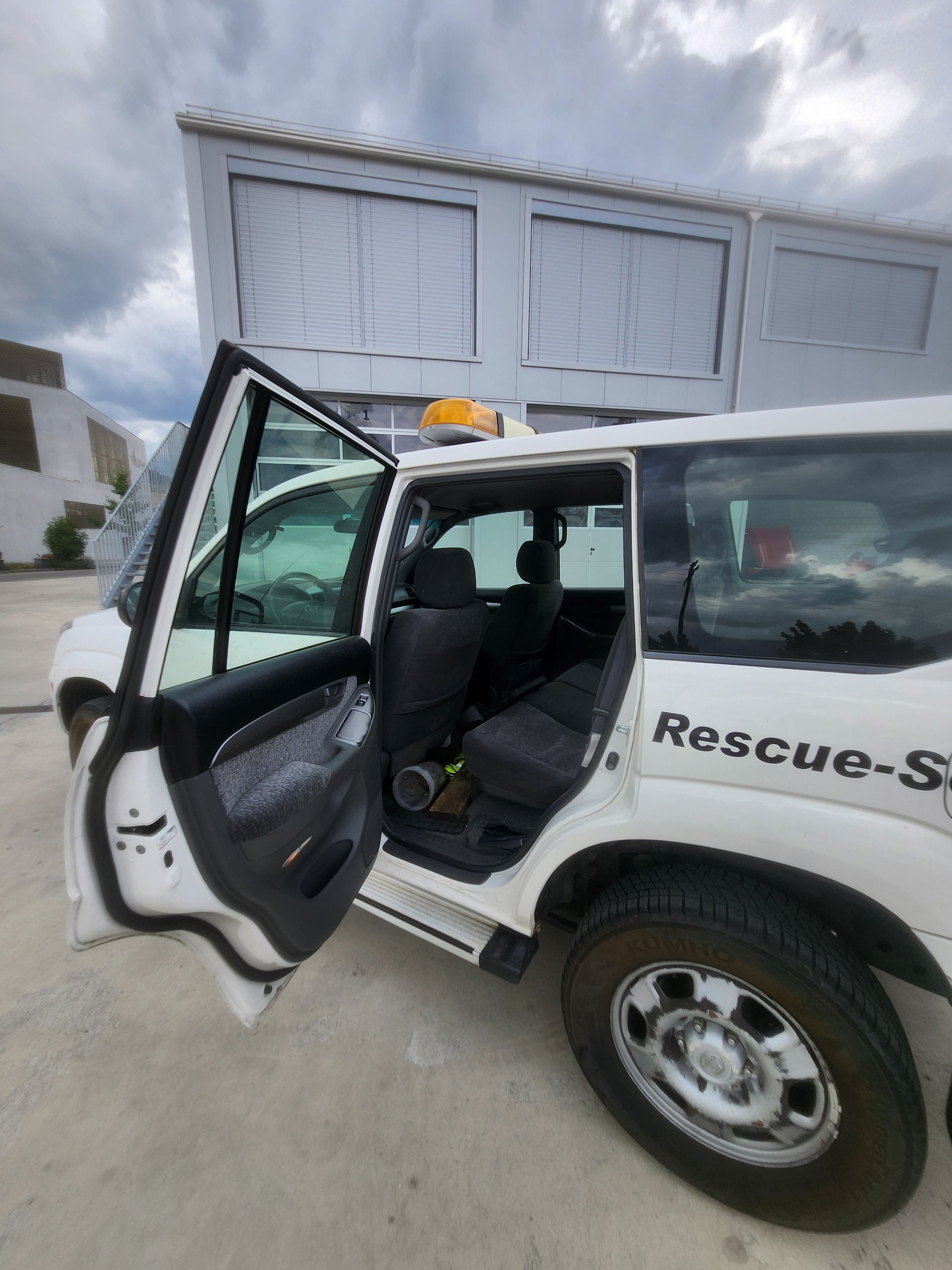 TOYOTA Land Cruiser 3.0 TD Linea Sol Executive-image-8
