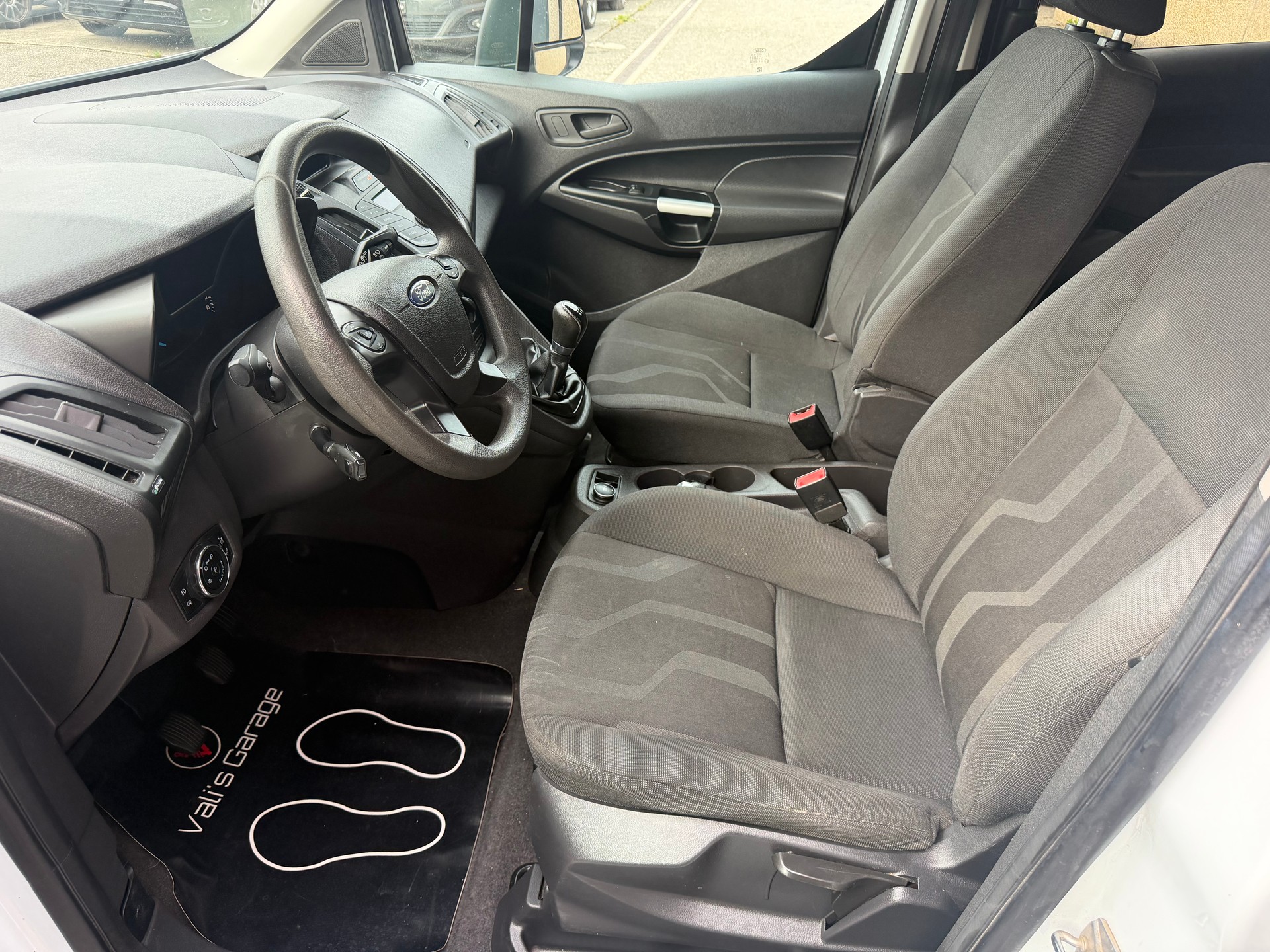 FORD Transit Connect Combi T220 1.5 TDCi Trend-image-6