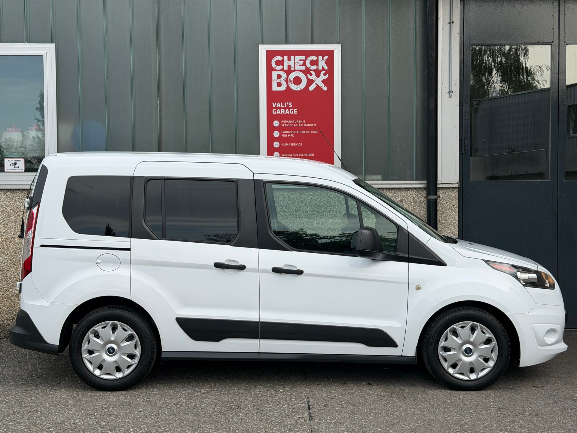 FORD Transit Connect Combi T220 1.5 TDCi Trend-image-4