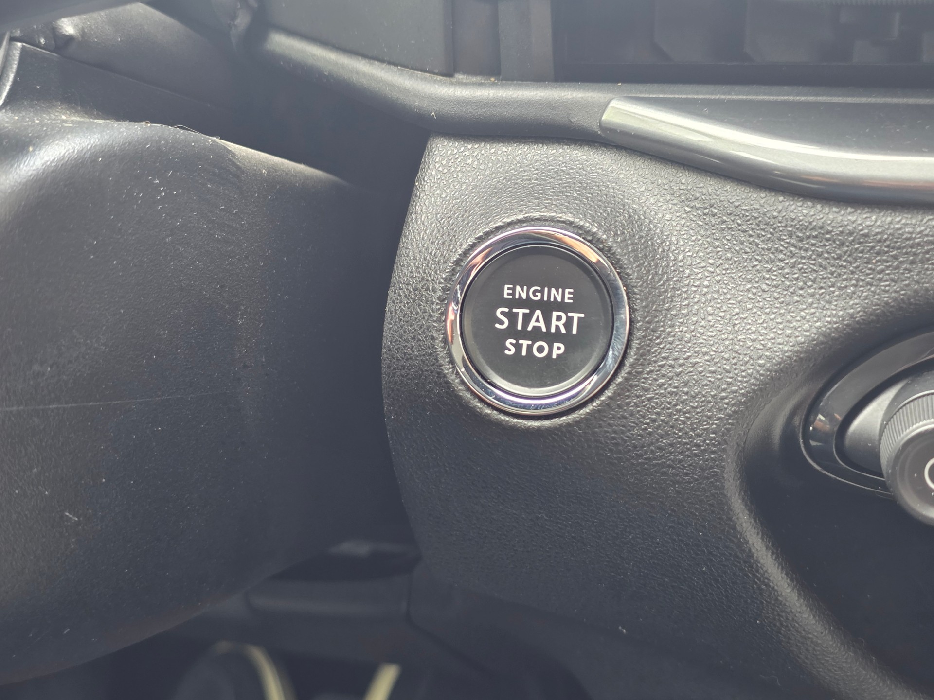 FIAT 600e La Prima ** VOLLAUSSTATTUNG- MASSAGE SITZ- 360° KAMERA- ASSISTENZ PAKET- KEYLESS -GARANTIE AUF BATT. BIS 04.2032-image-23