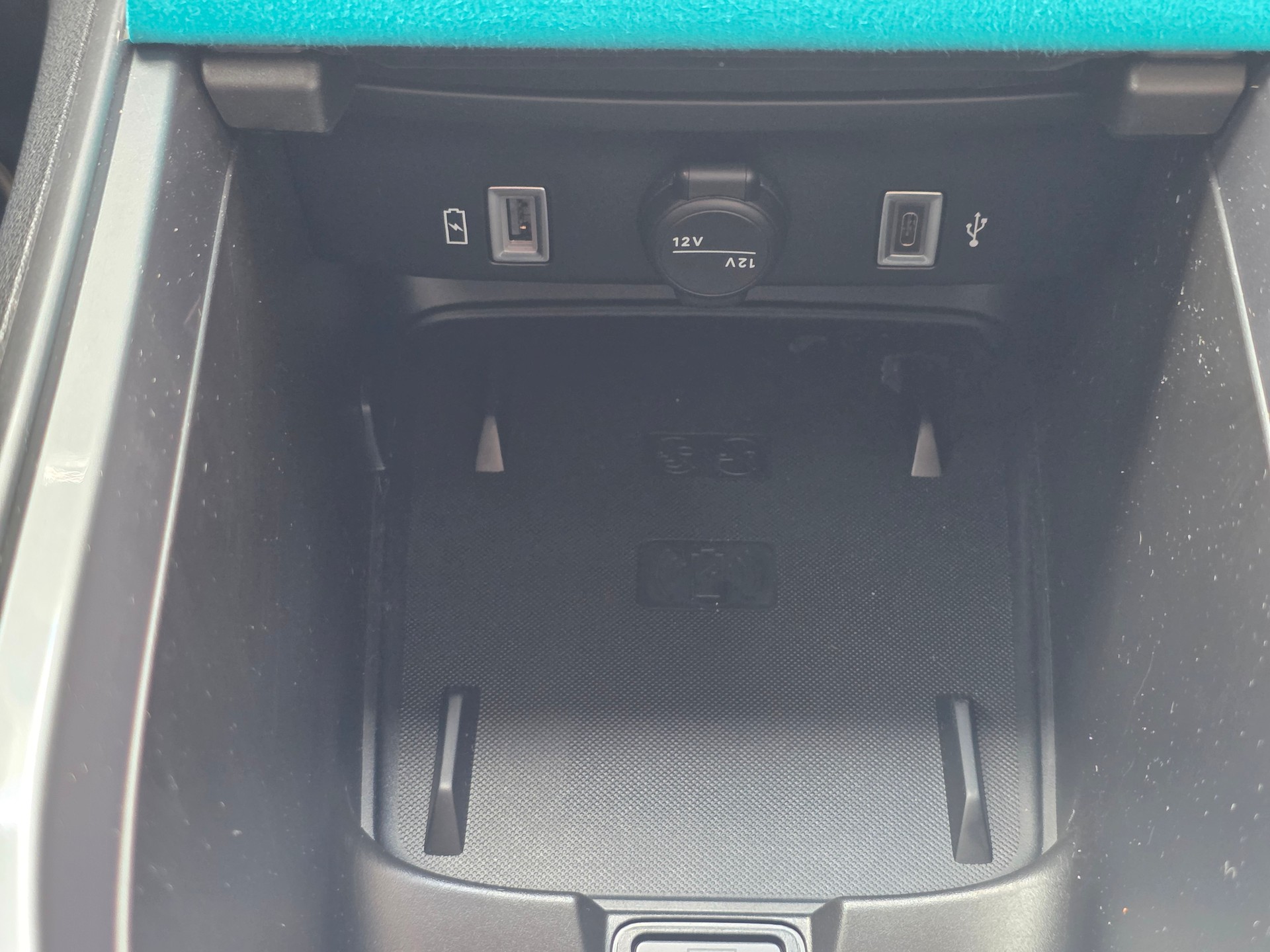 FIAT 600e La Prima ** VOLLAUSSTATTUNG- MASSAGE SITZ- 360° KAMERA- ASSISTENZ PAKET- KEYLESS -GARANTIE AUF BATT. BIS 04.2032-image-24