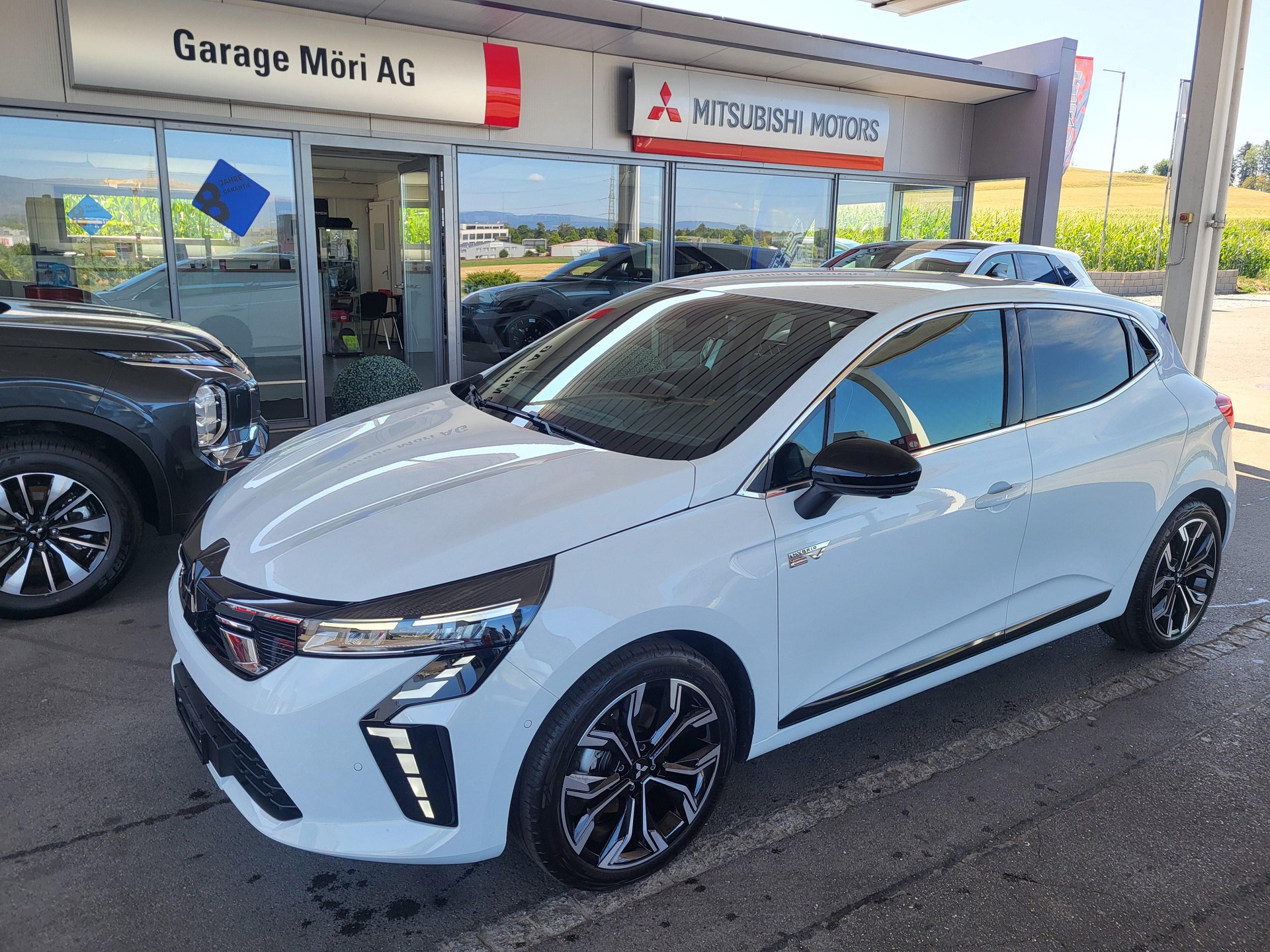MITSUBISHI Colt 1.6 HEV Instyle-image-0