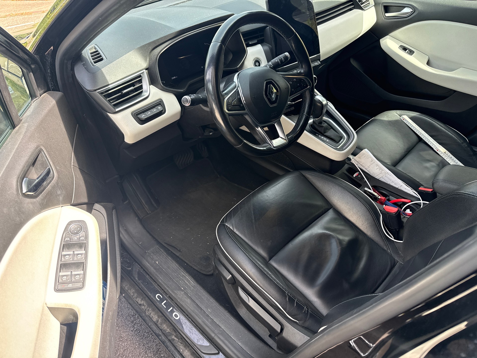 RENAULT Clio 1.6 E-Tech Intens-image-4