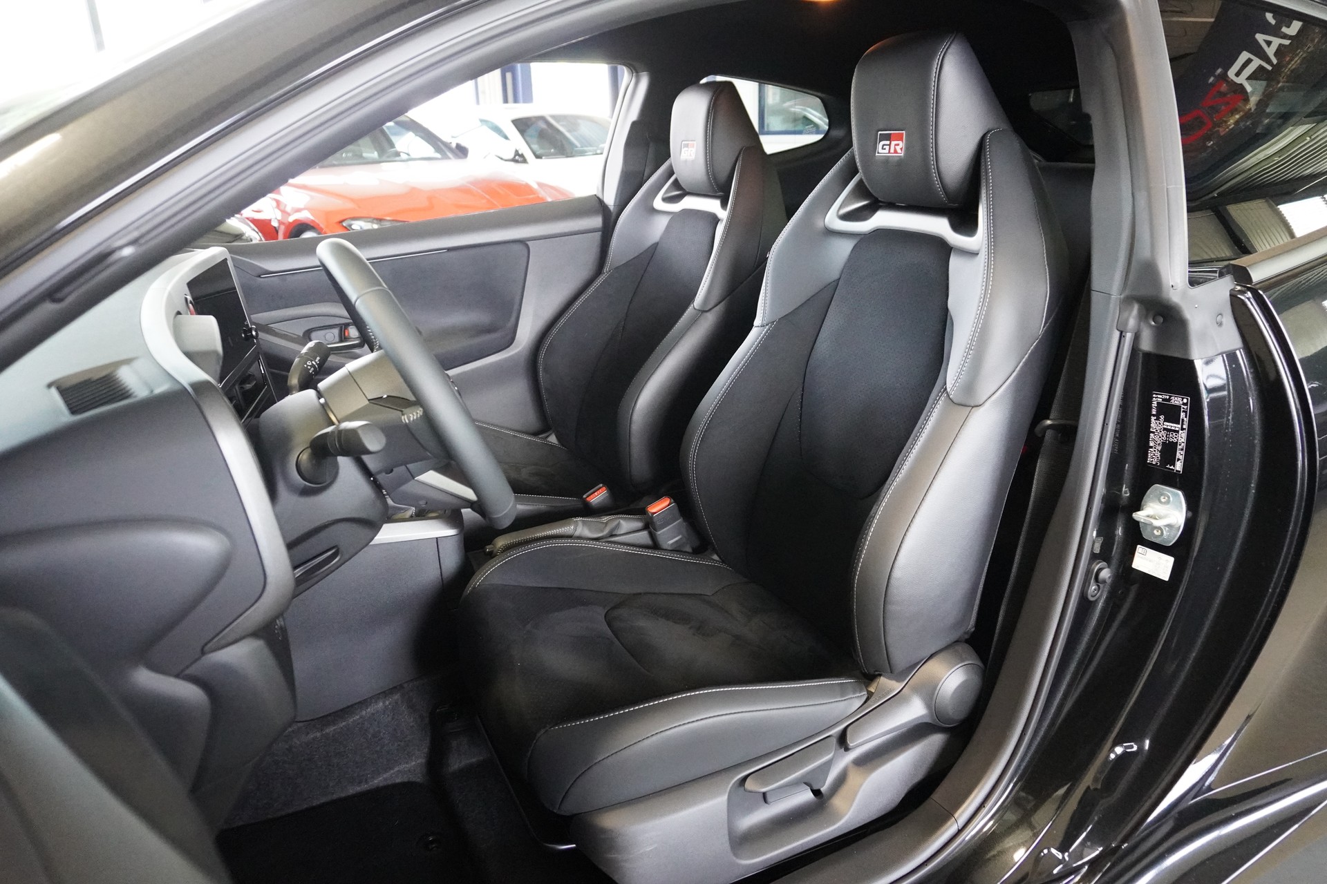 TOYOTA Yaris 1.6 GR Sport-image-7