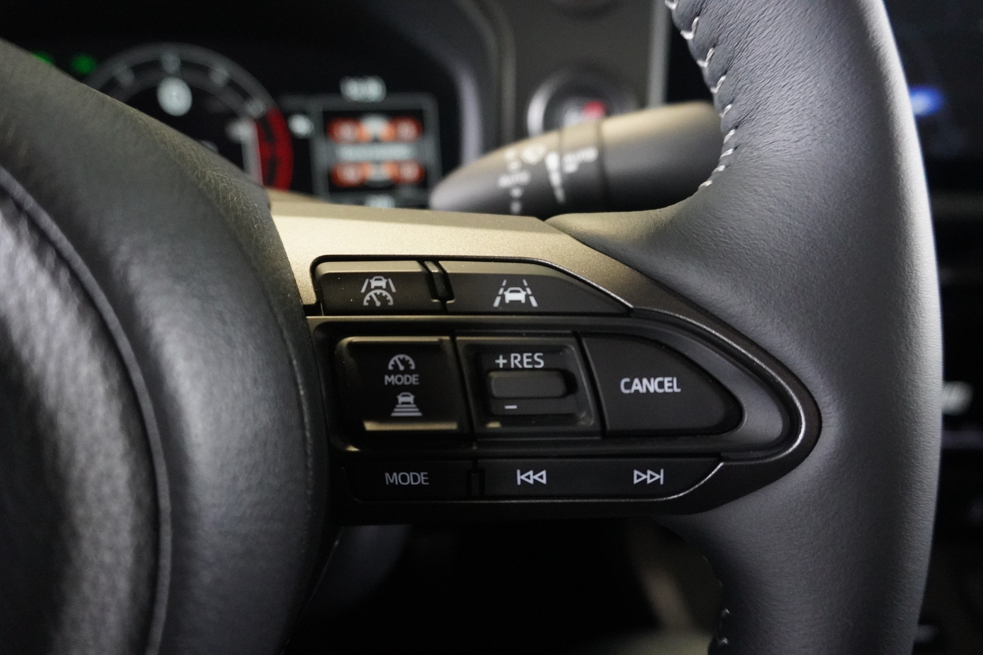 TOYOTA Yaris 1.6 GR Sport-image-10