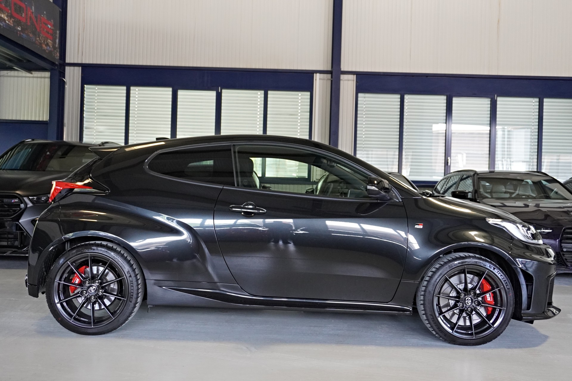 TOYOTA Yaris 1.6 GR Sport-image-2