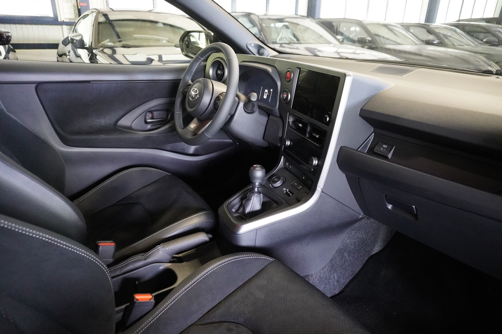 TOYOTA Yaris 1.6 GR Sport-image-8
