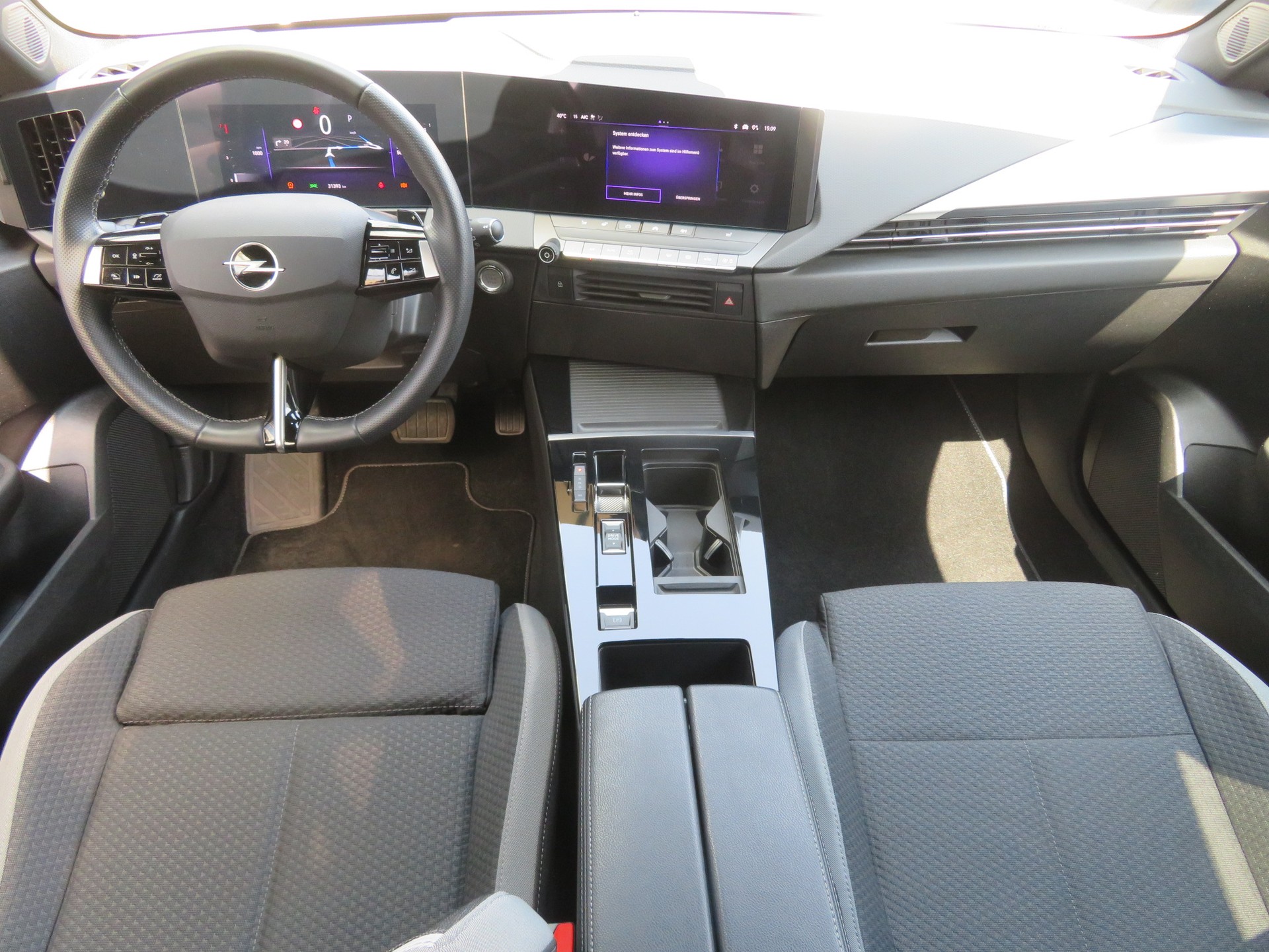 OPEL Astra Sports Tourer 1.2i Turbo Edition A-image-6