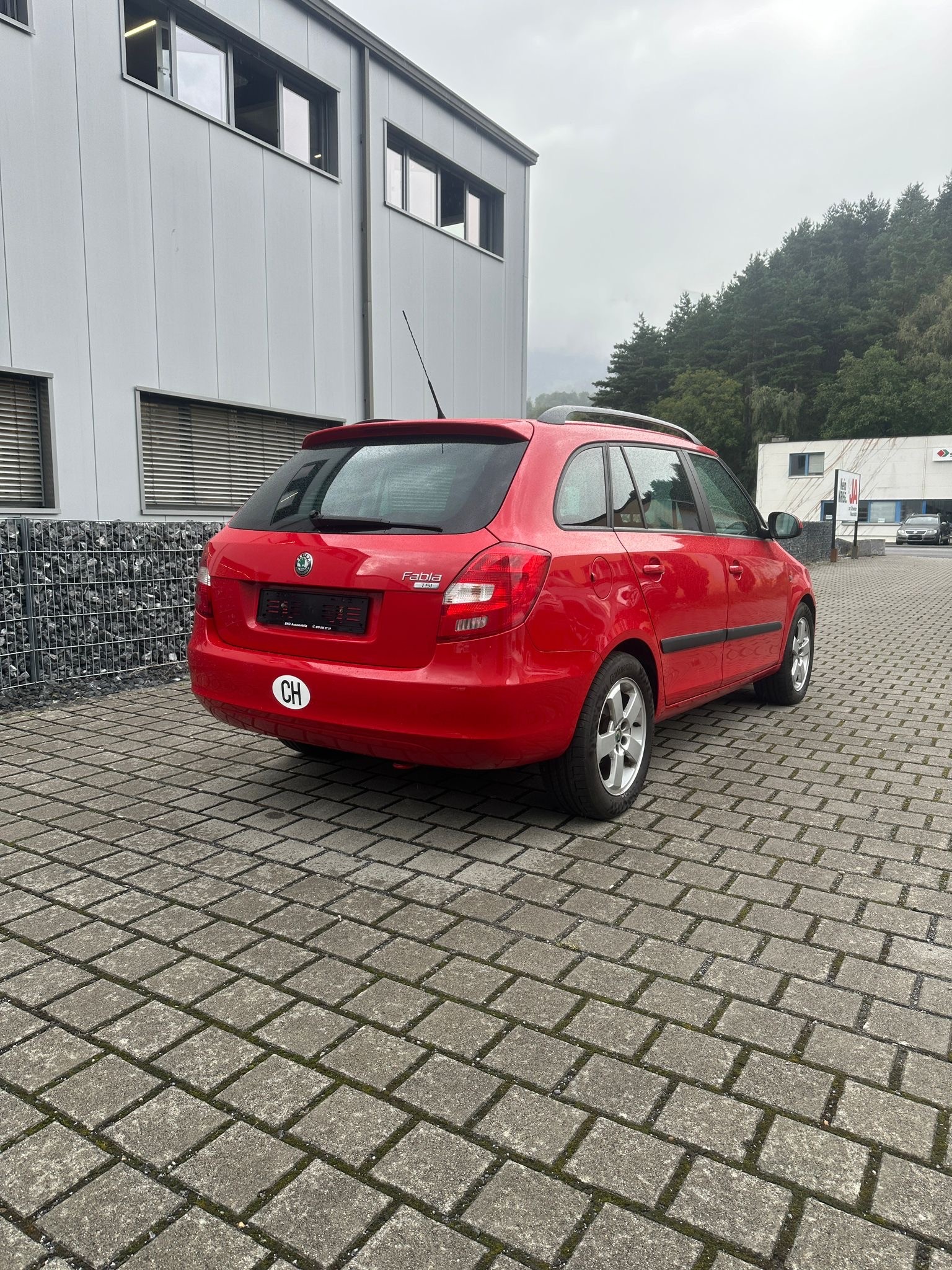 SKODA Fabia 1.2 TSI Family-image-5