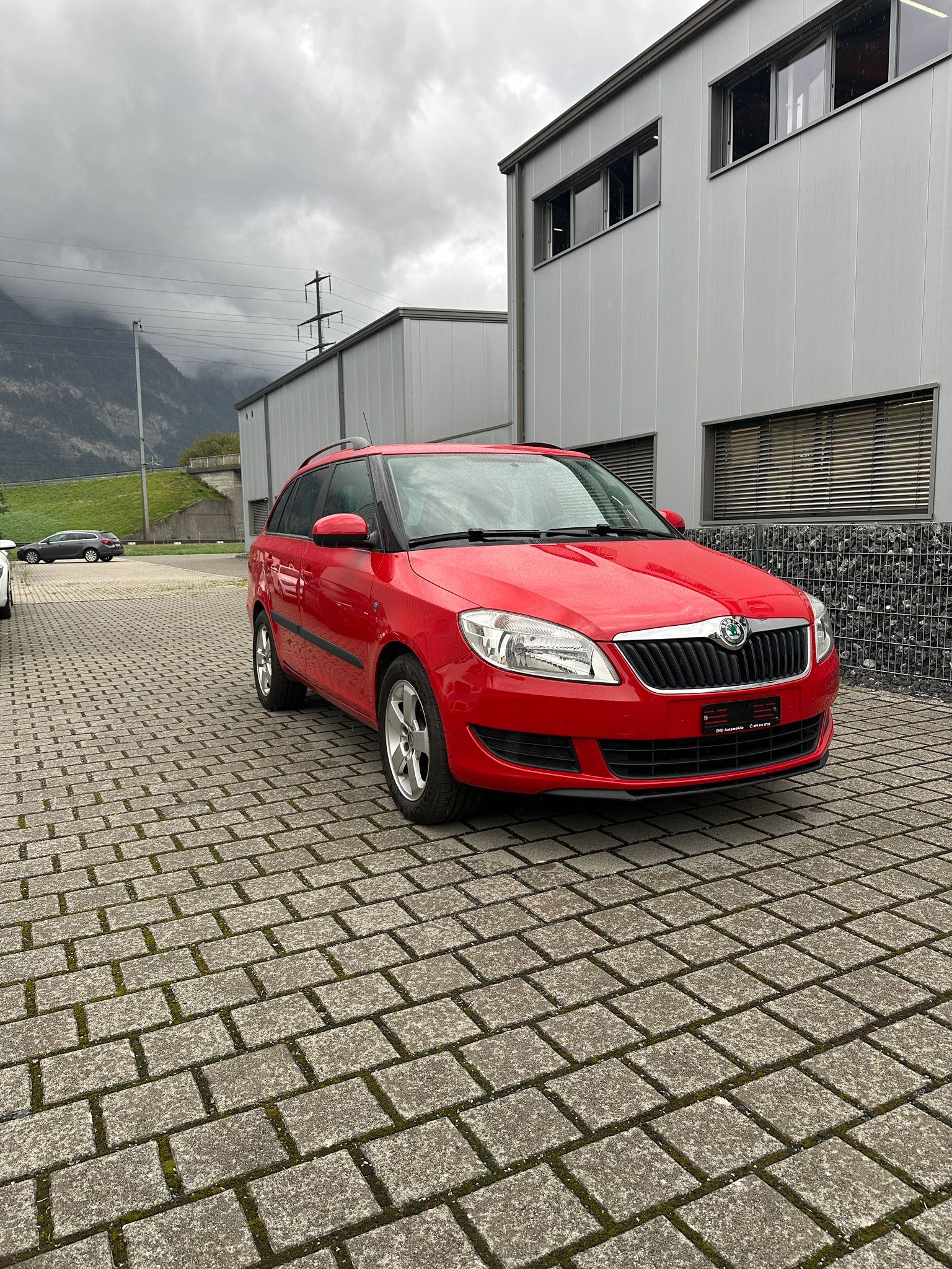 SKODA Fabia 1.2 TSI Family-image-1