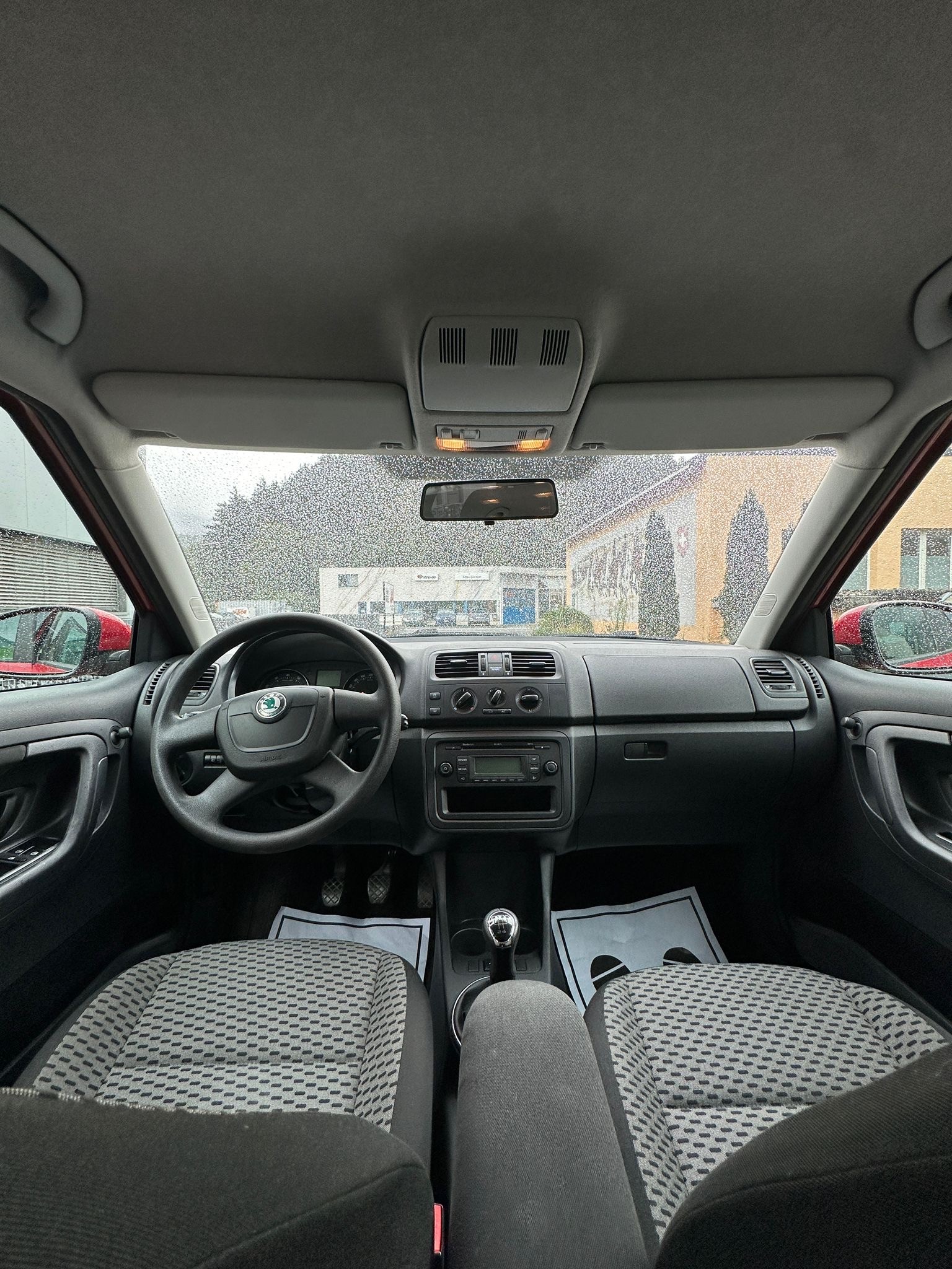 SKODA Fabia 1.2 TSI Family-image-9