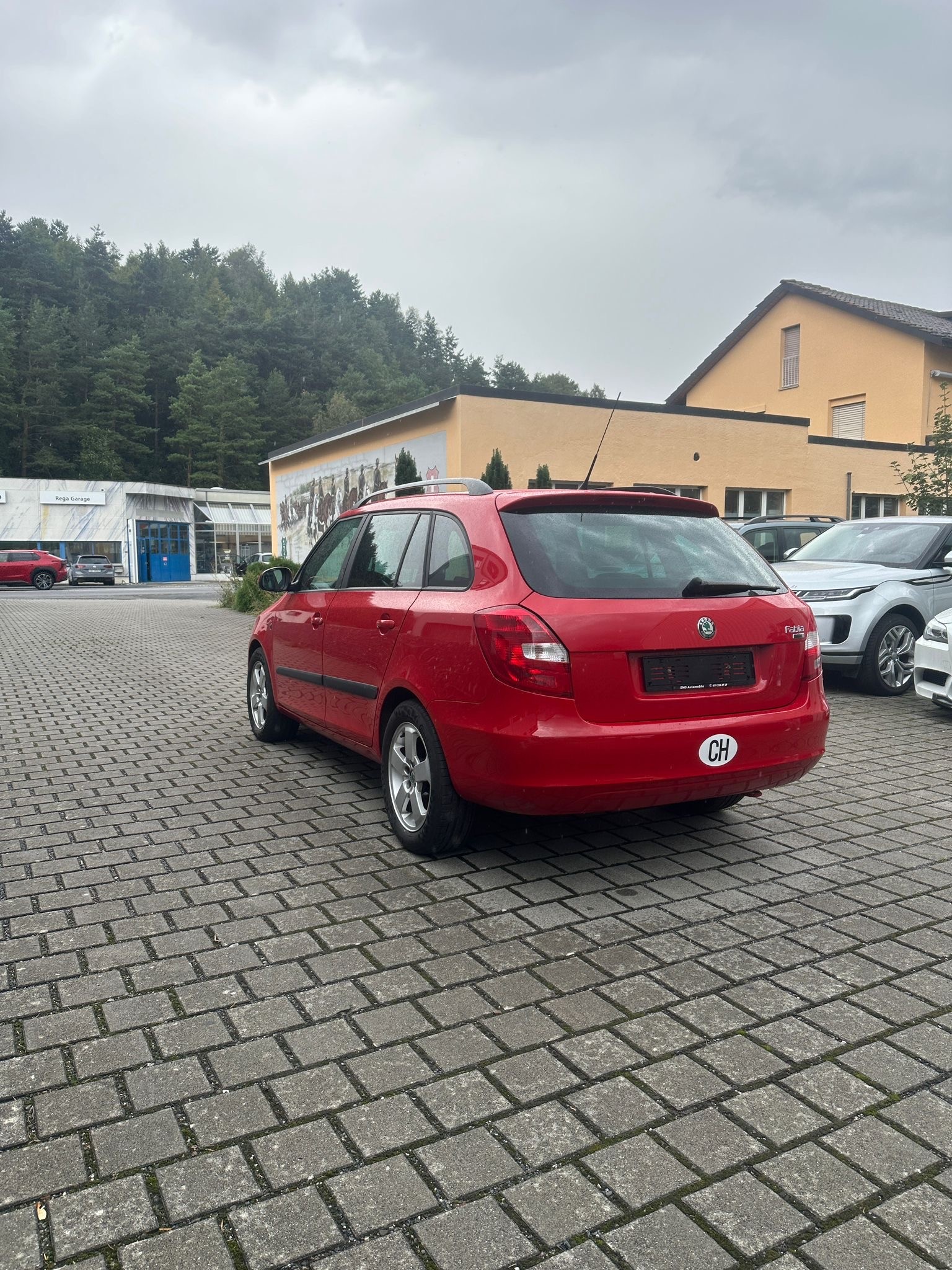 SKODA Fabia 1.2 TSI Family-image-4