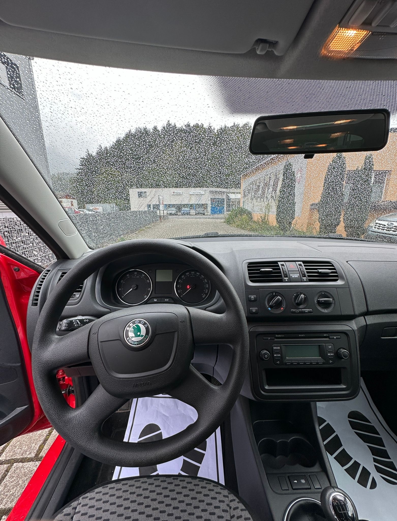 SKODA Fabia 1.2 TSI Family-image-7