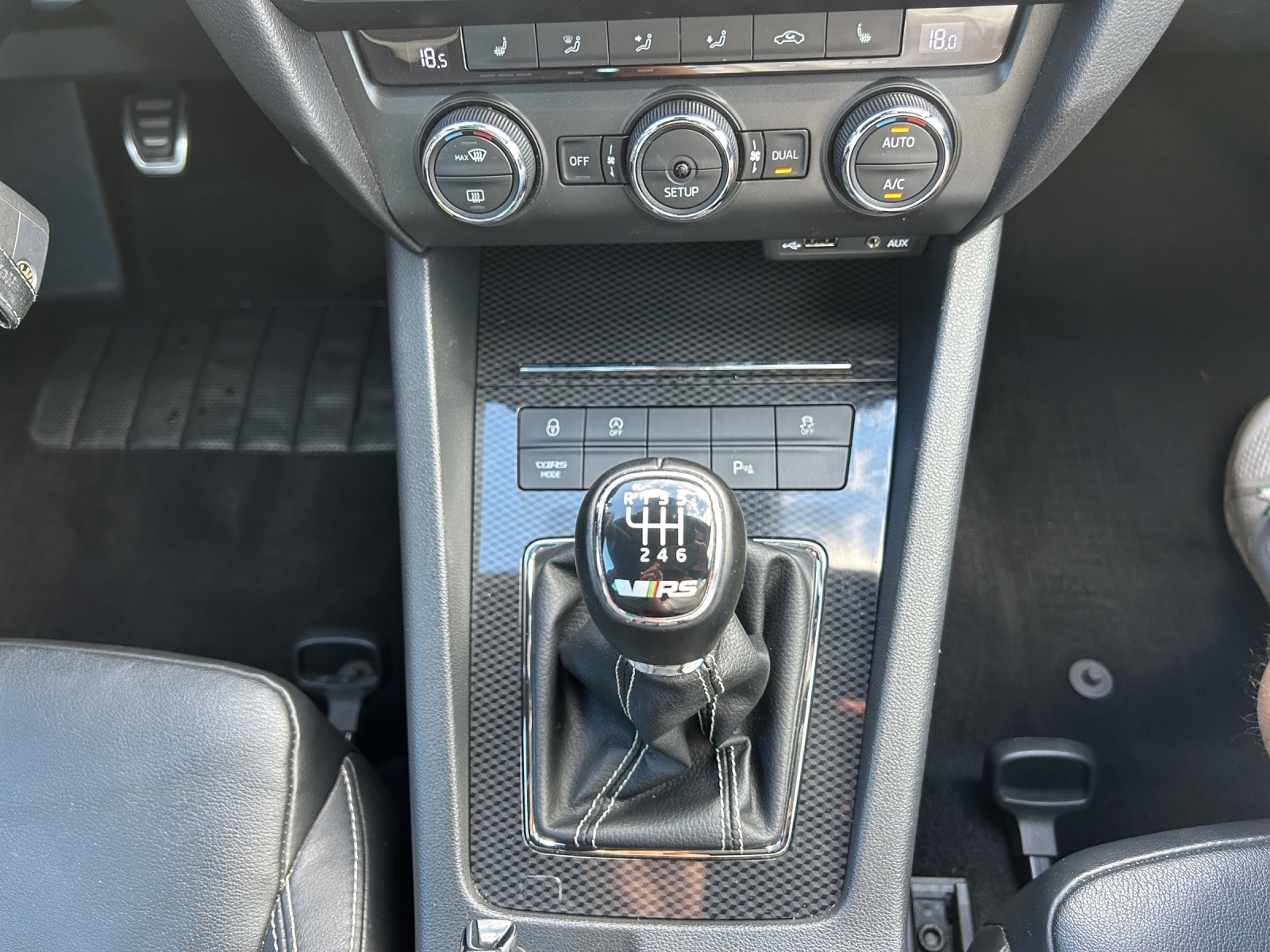 SKODA Octavia Combi 2.0 TSI RS-image-14