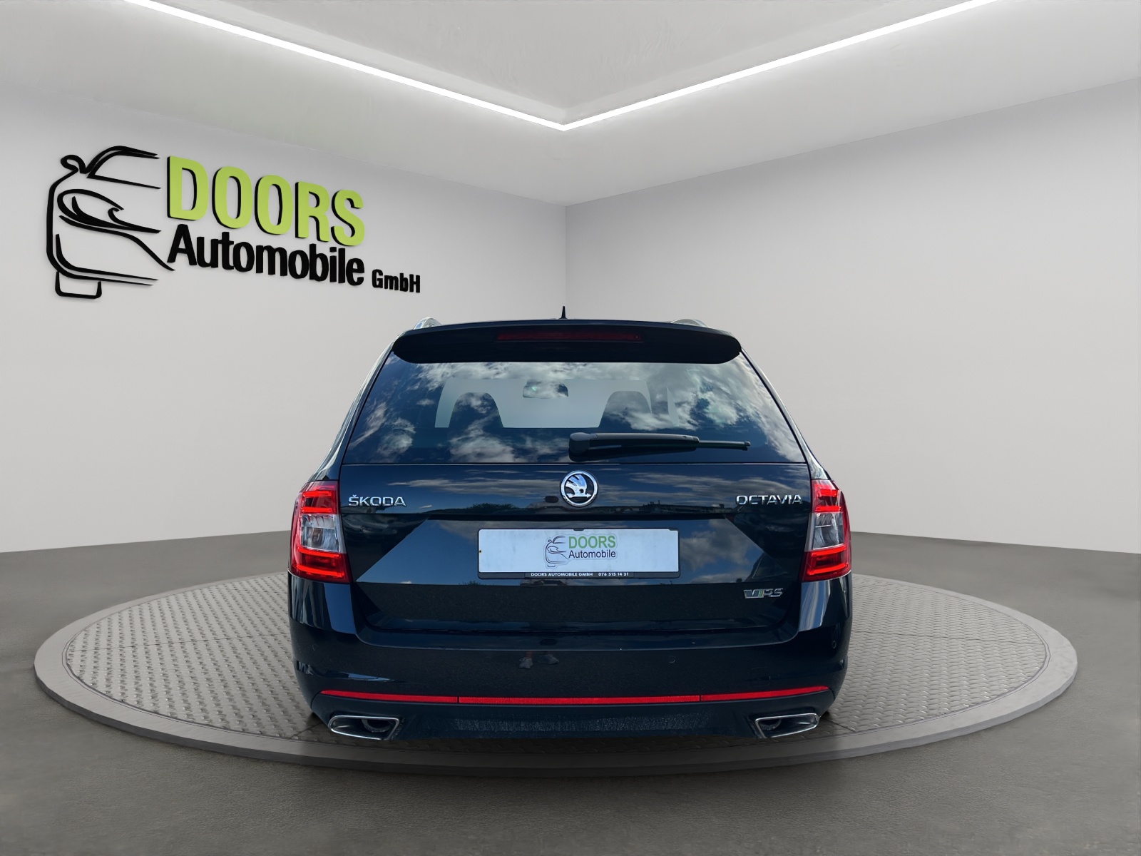 SKODA Octavia Combi 2.0 TSI RS-image-5
