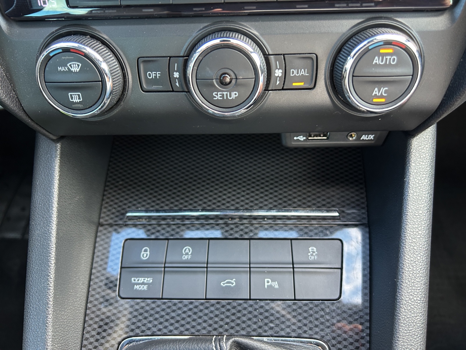 SKODA Octavia Combi 2.0 TSI RS-image-11