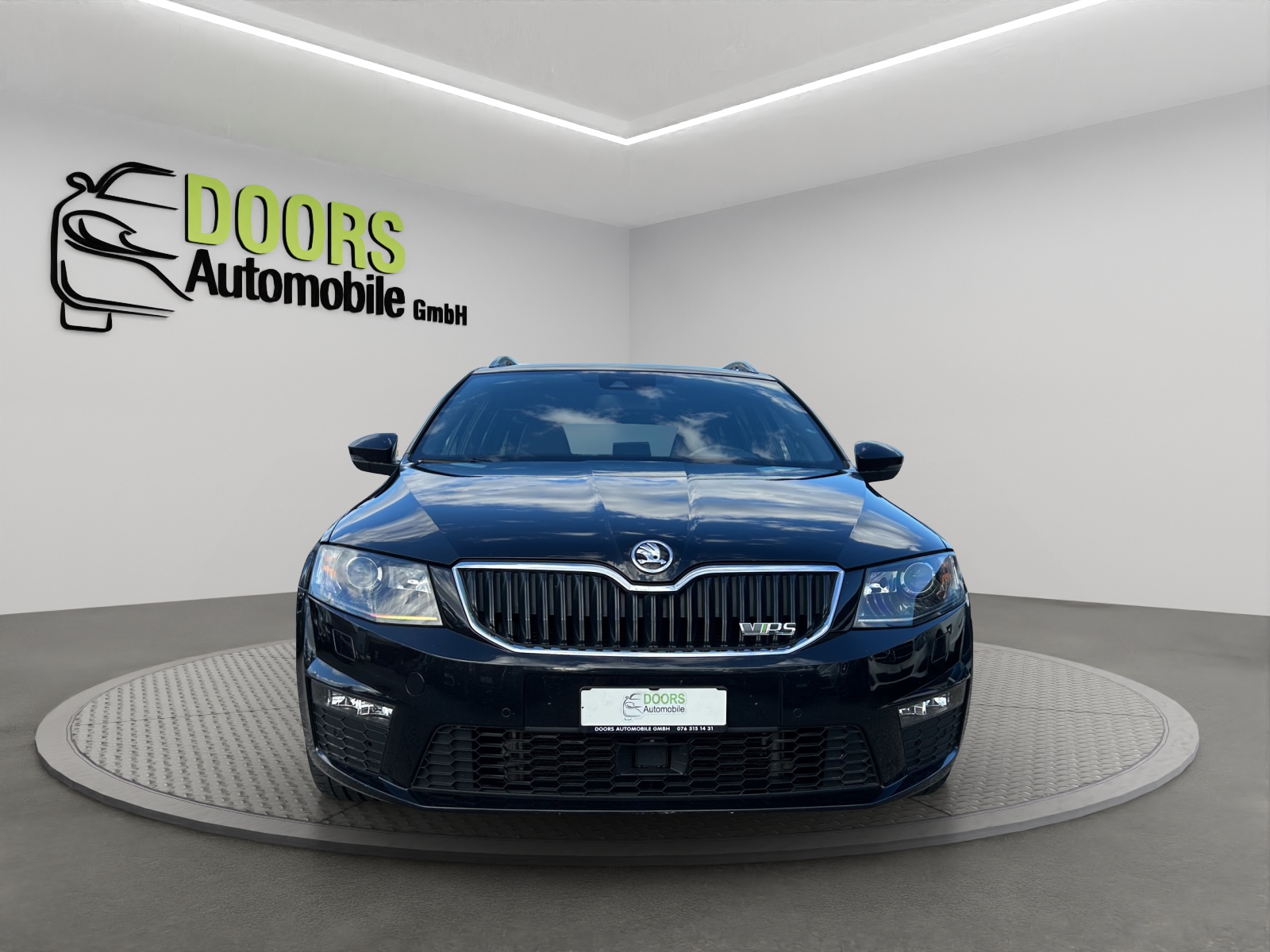 SKODA Octavia Combi 2.0 TSI RS-image-1