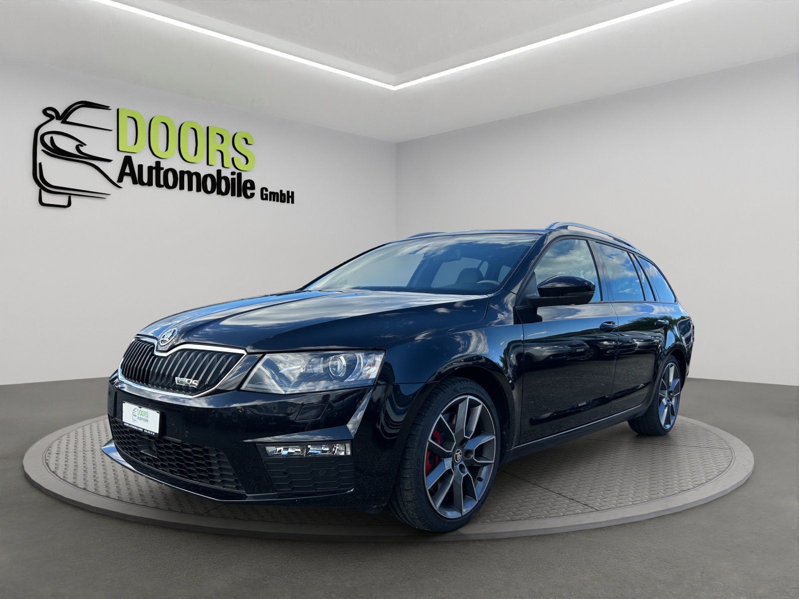 SKODA Octavia Combi 2.0 TSI RS-image-2