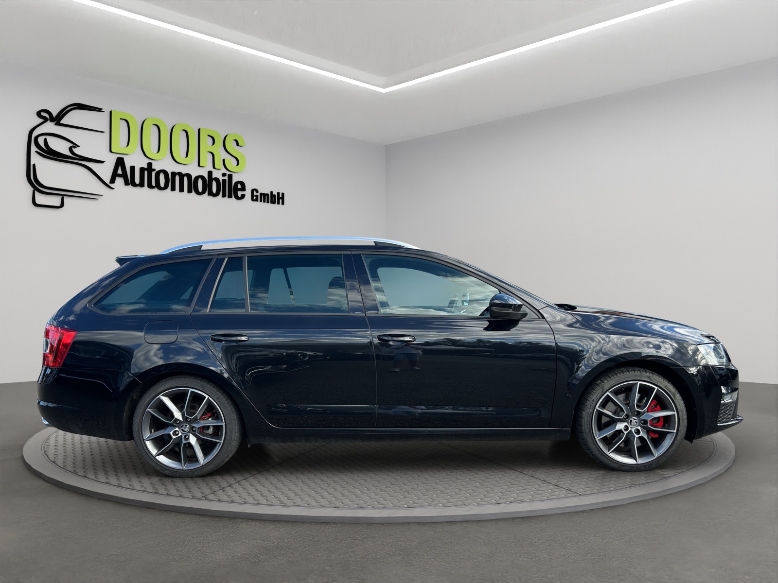 SKODA Octavia Combi 2.0 TSI RS-image-8