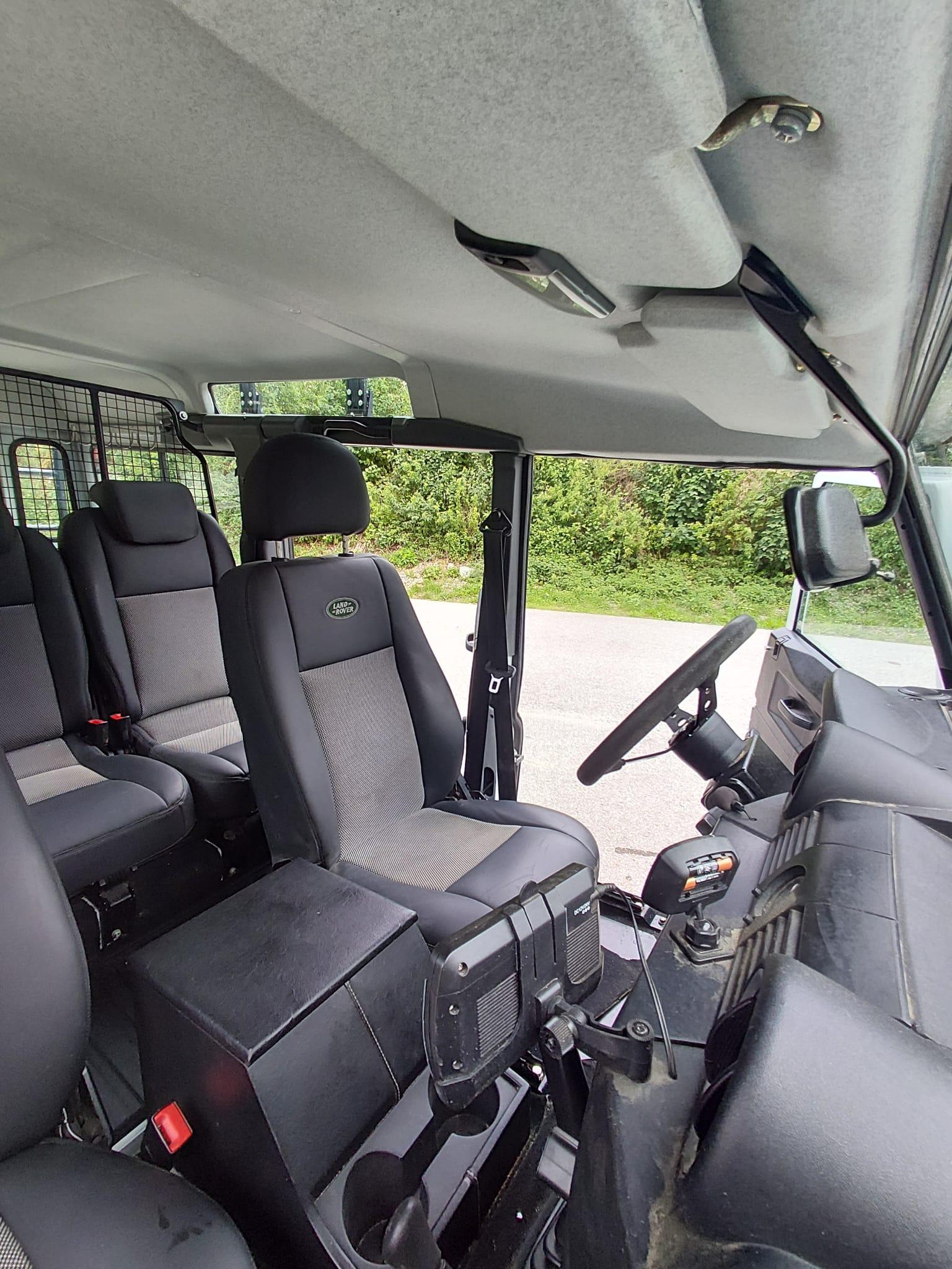 LAND ROVER Defender 110 2.4 Tdi SW-image-11