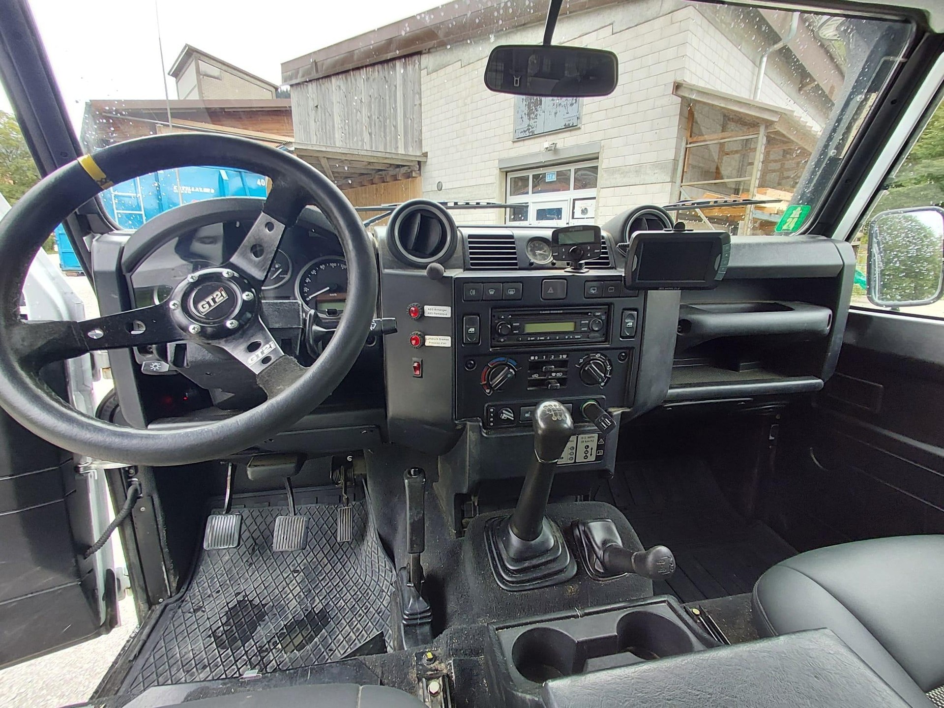 LAND ROVER Defender 110 2.4 Tdi SW-image-6