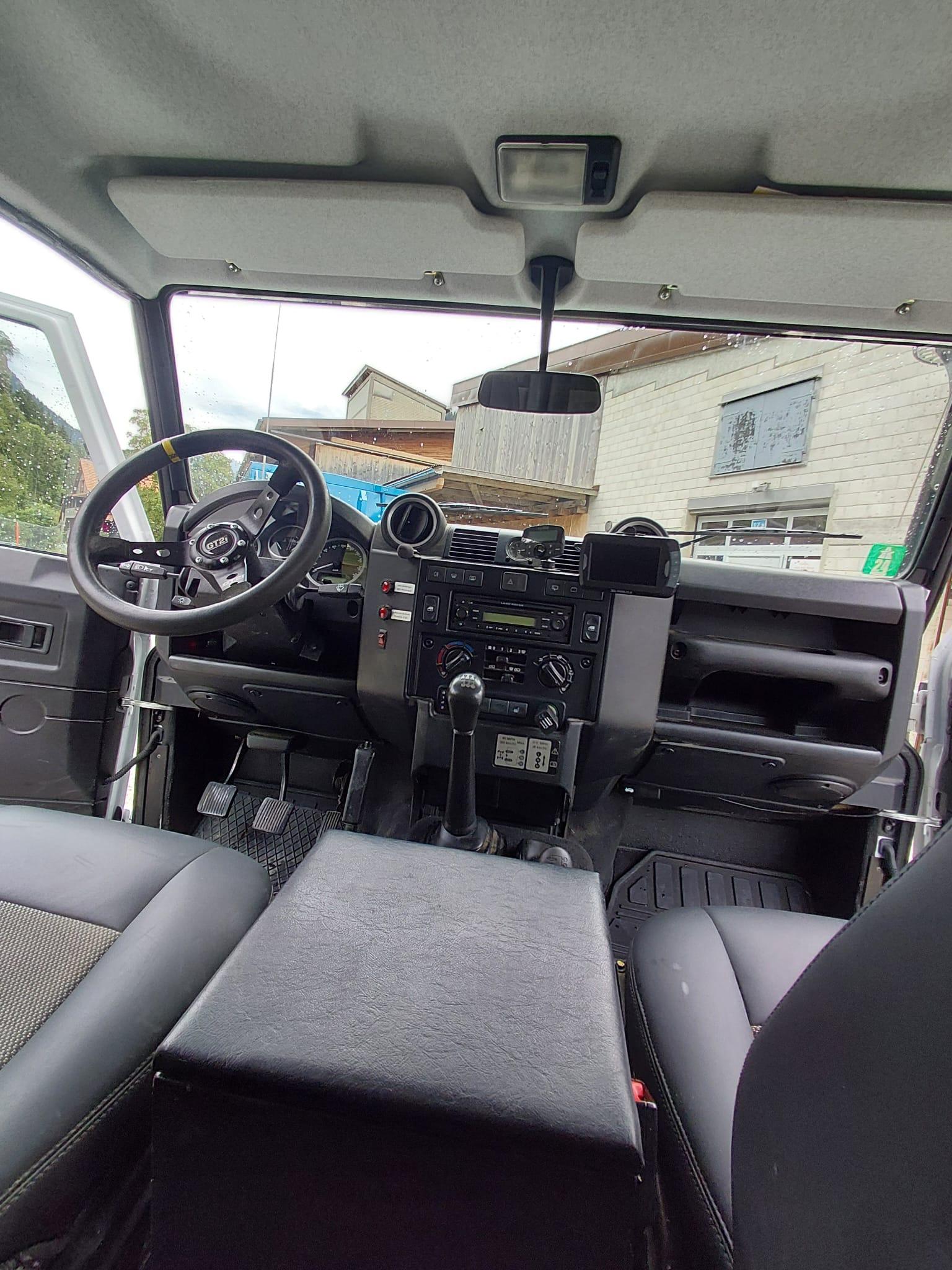 LAND ROVER Defender 110 2.4 Tdi SW-image-5