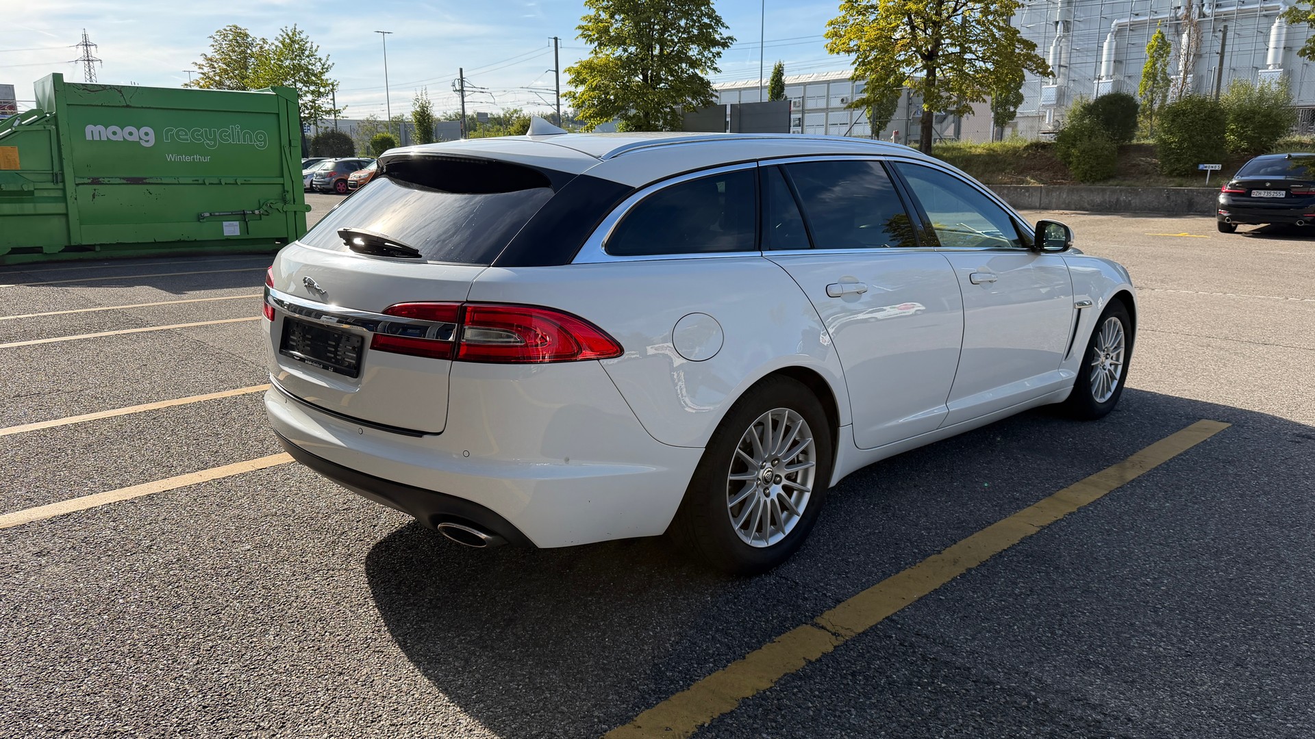 JAGUAR Sportback-image-2