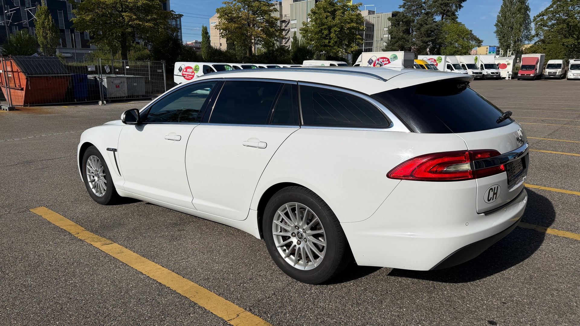 JAGUAR Sportback-image-3