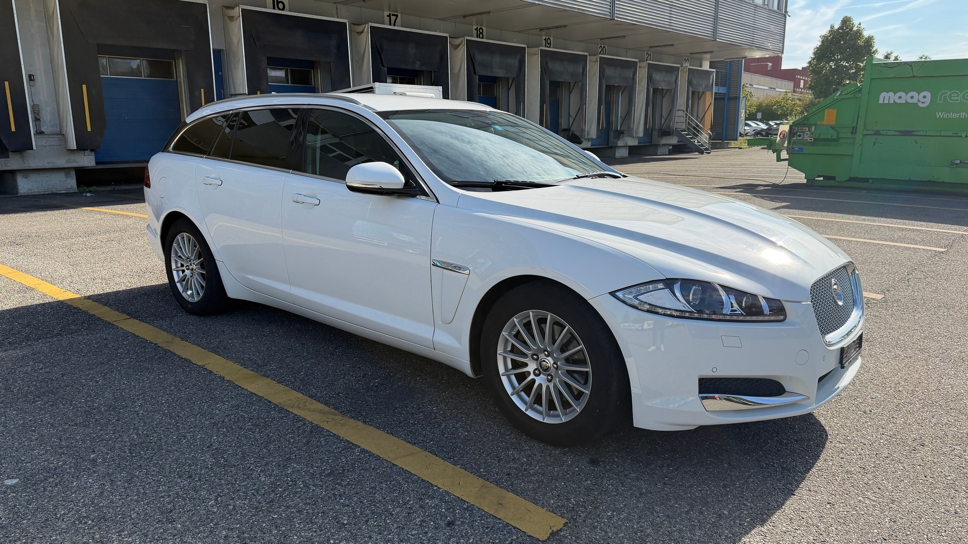 JAGUAR Sportback-image-1