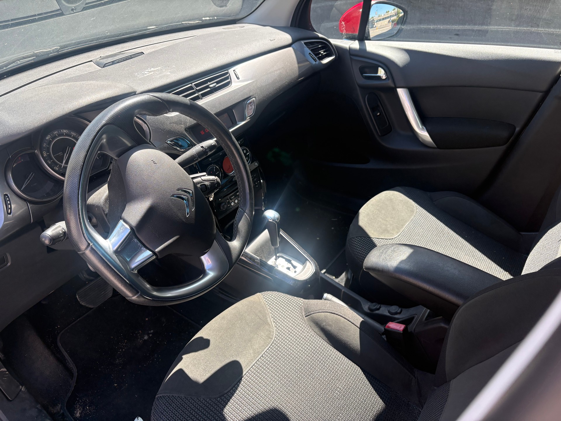CITROEN C3 1.6i 16V Exclusive Automatic-image-4