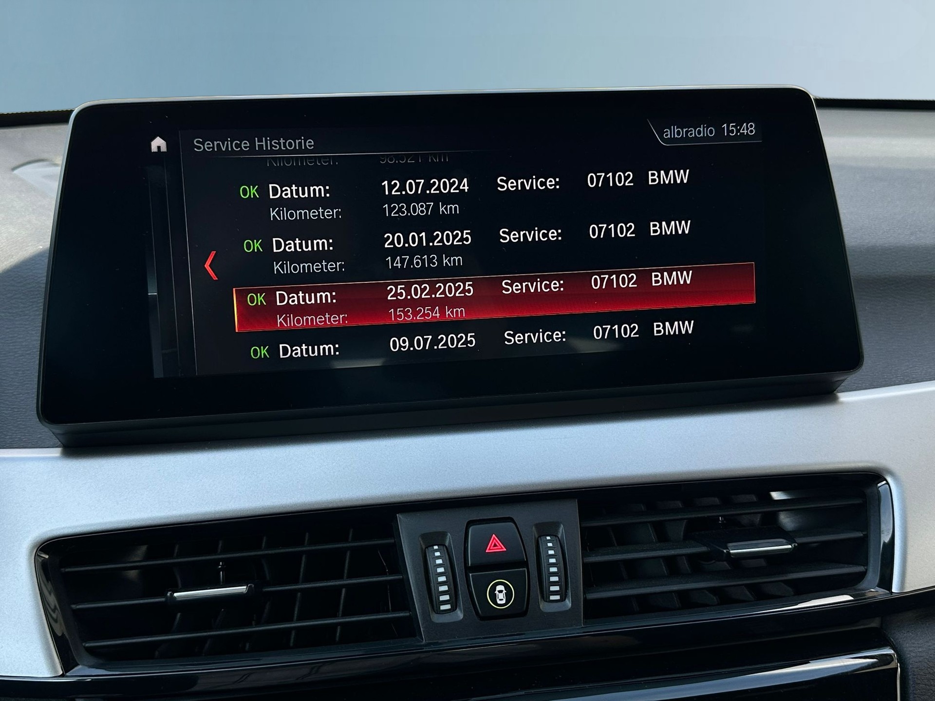 BMW X1 sDrive 18d Steptronic * CH-Fahrzeug *-image-14