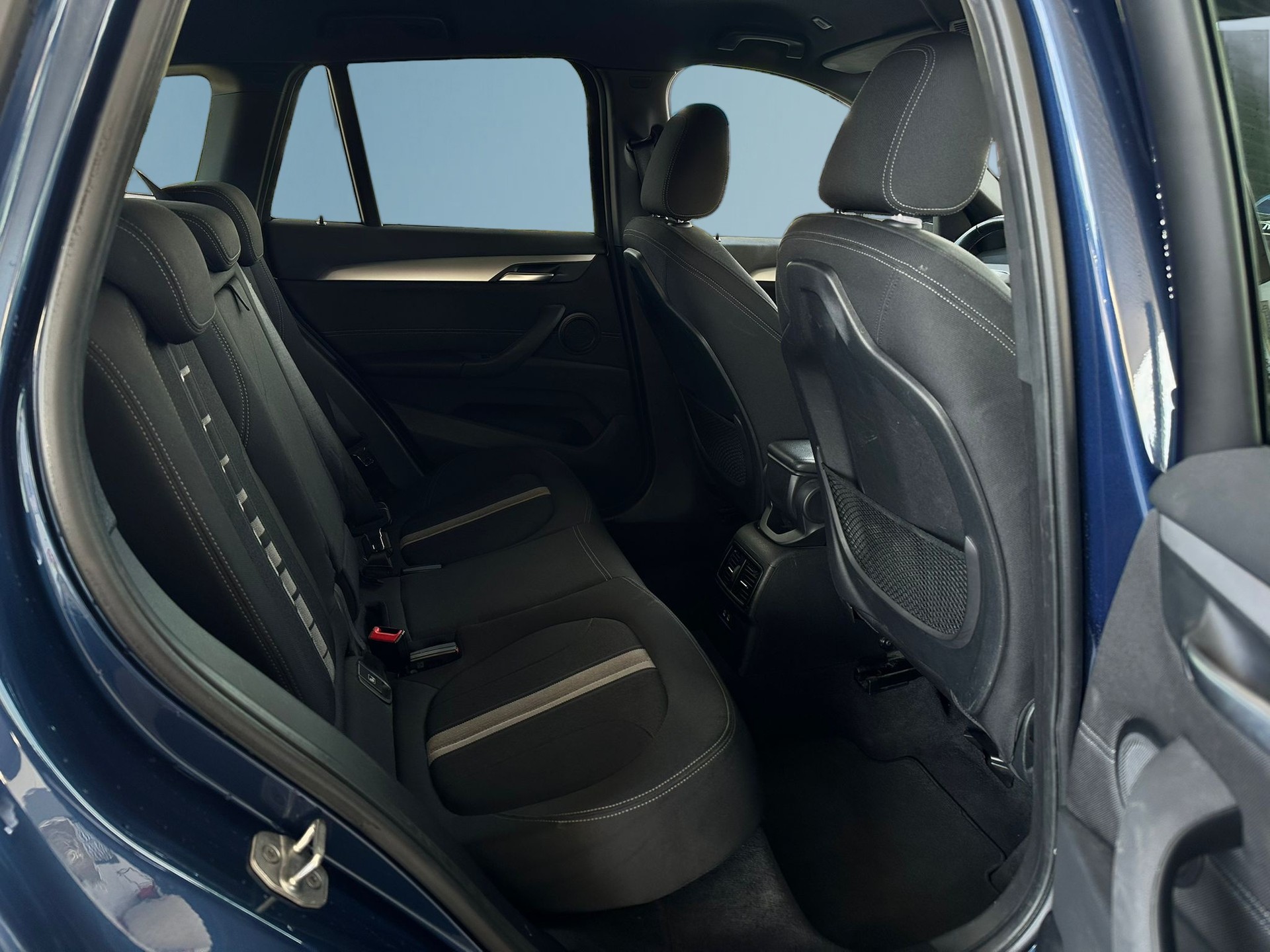 BMW X1 sDrive 18d Steptronic * CH-Fahrzeug *-image-22