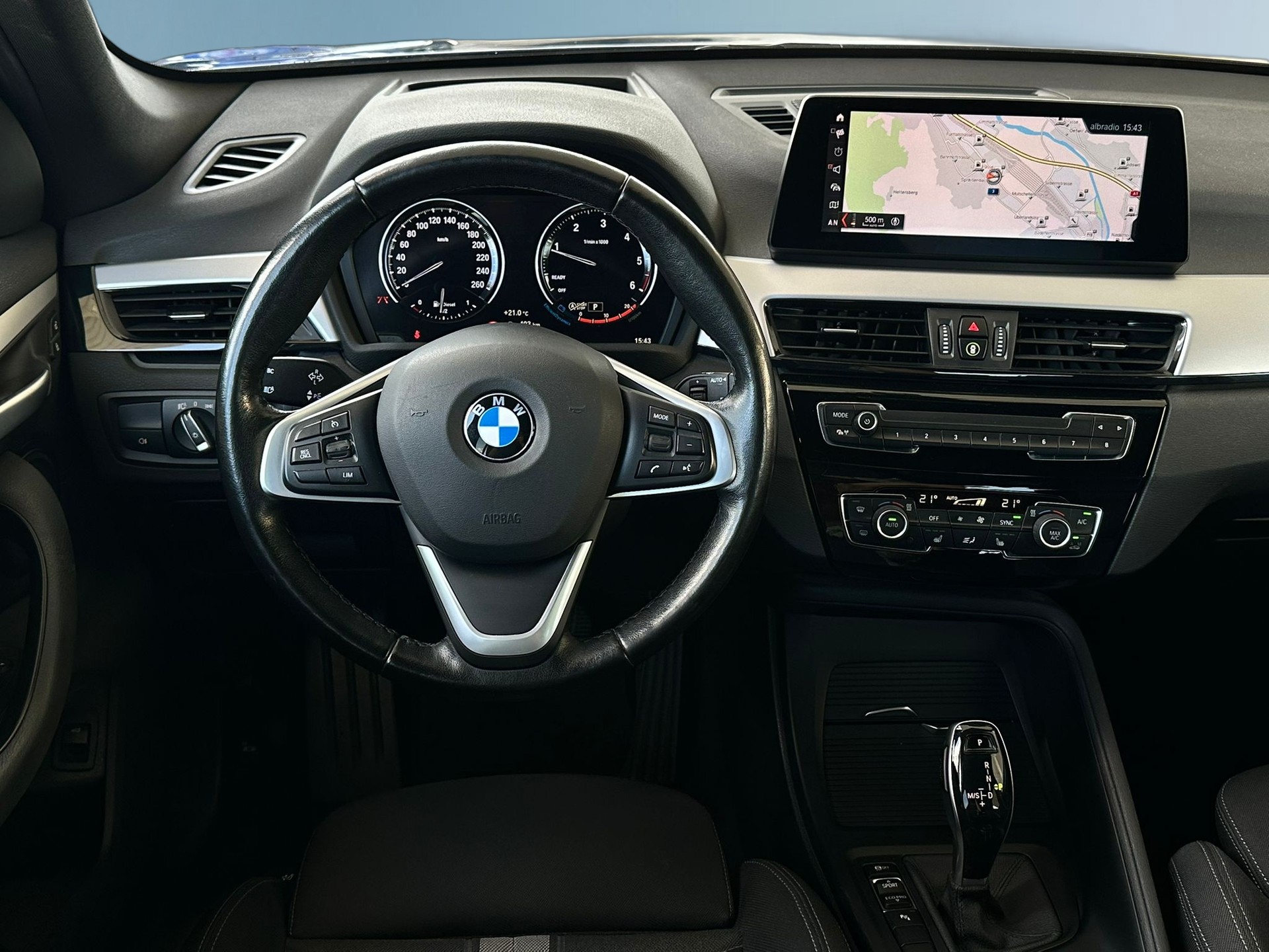 BMW X1 sDrive 18d Steptronic * CH-Fahrzeug *-image-9