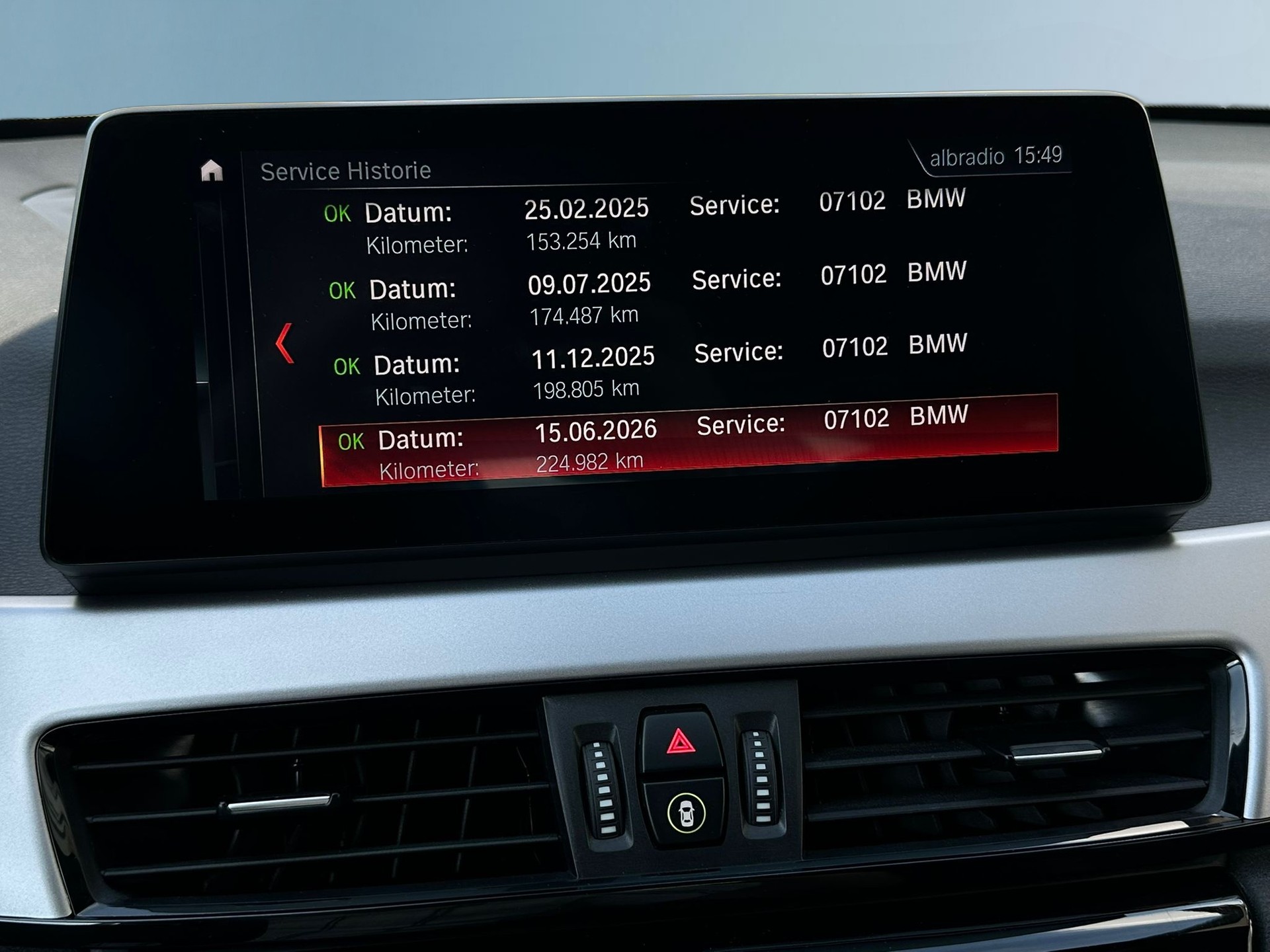 BMW X1 sDrive 18d Steptronic * CH-Fahrzeug *-image-15
