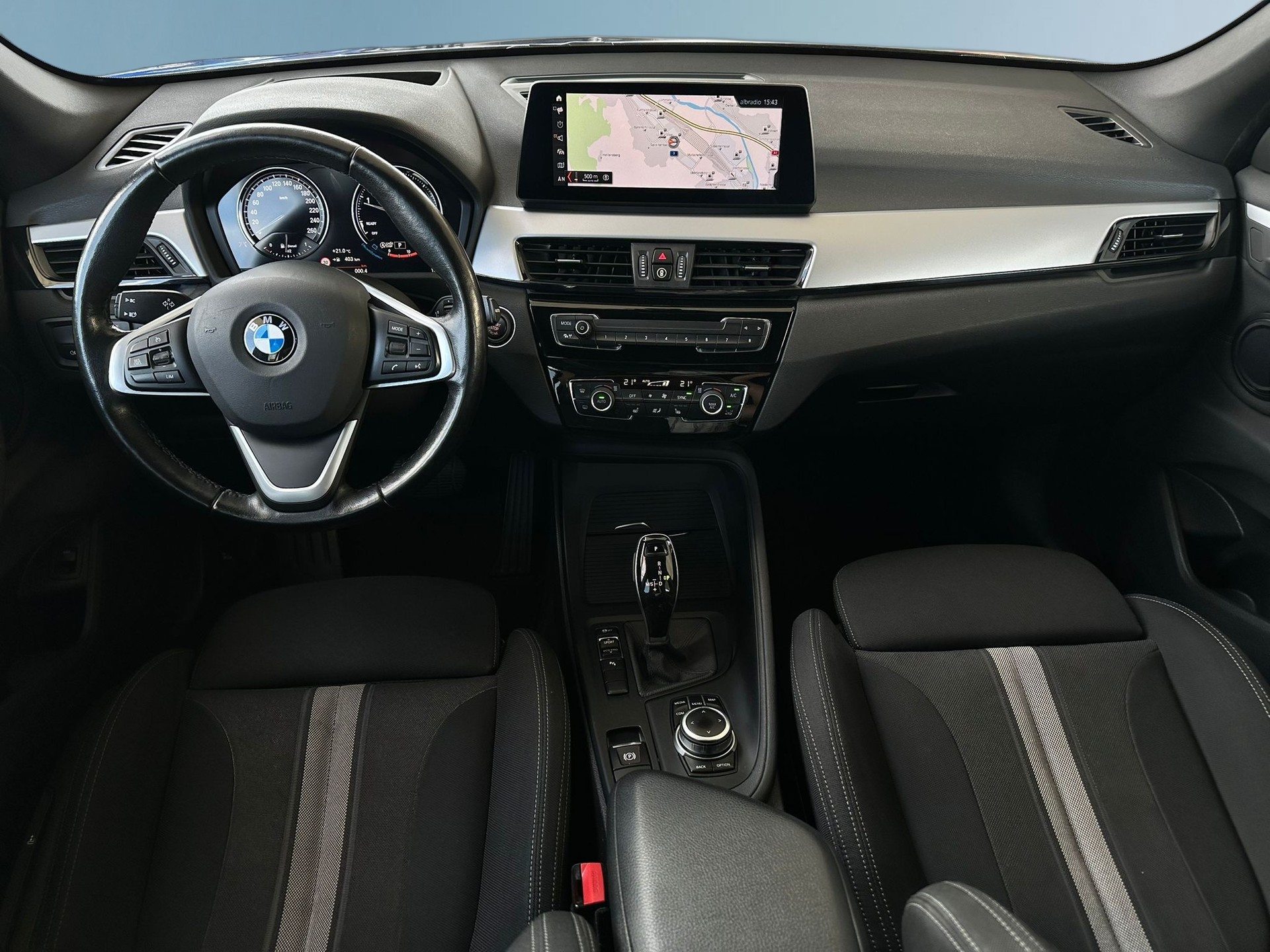 BMW X1 sDrive 18d Steptronic * CH-Fahrzeug *-image-8