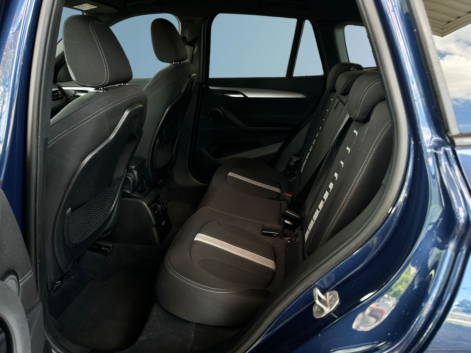 BMW X1 sDrive 18d Steptronic * CH-Fahrzeug *-image-23