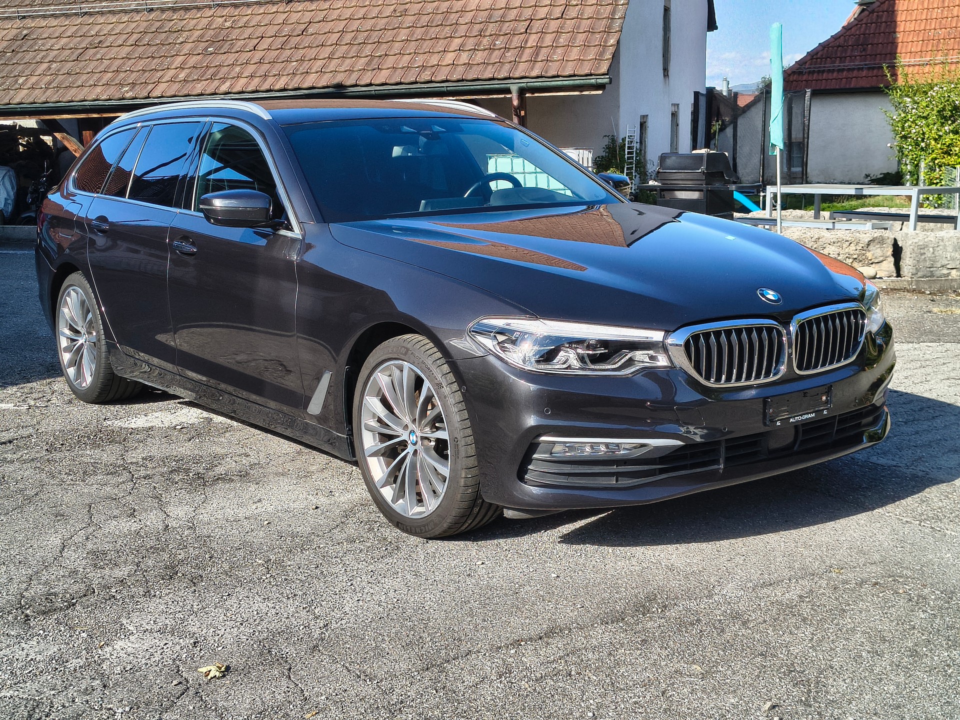 BMW 520d xDrive paddles-image-1