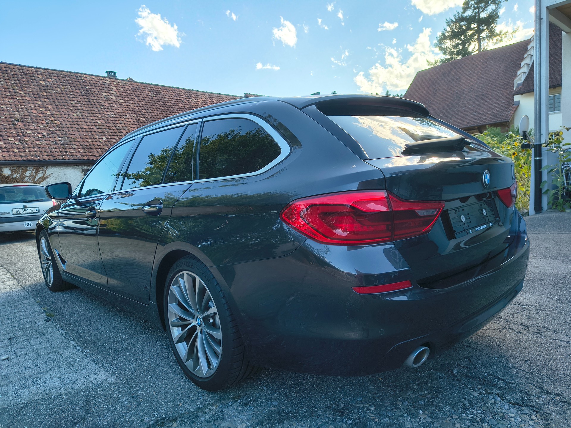 BMW 520d xDrive paddles-image-2
