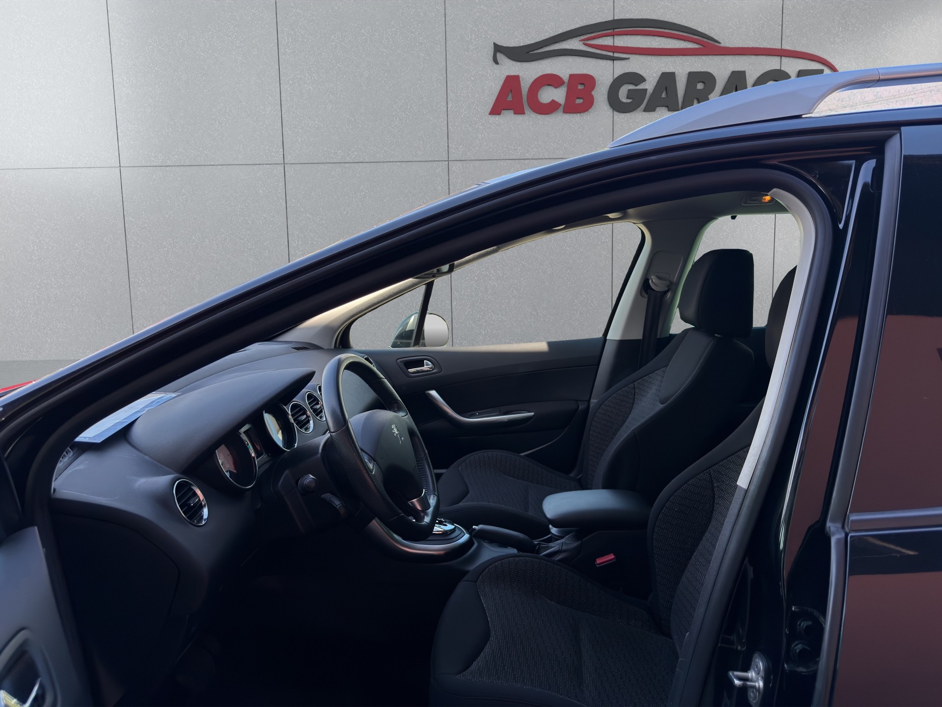 PEUGEOT 308-image-8