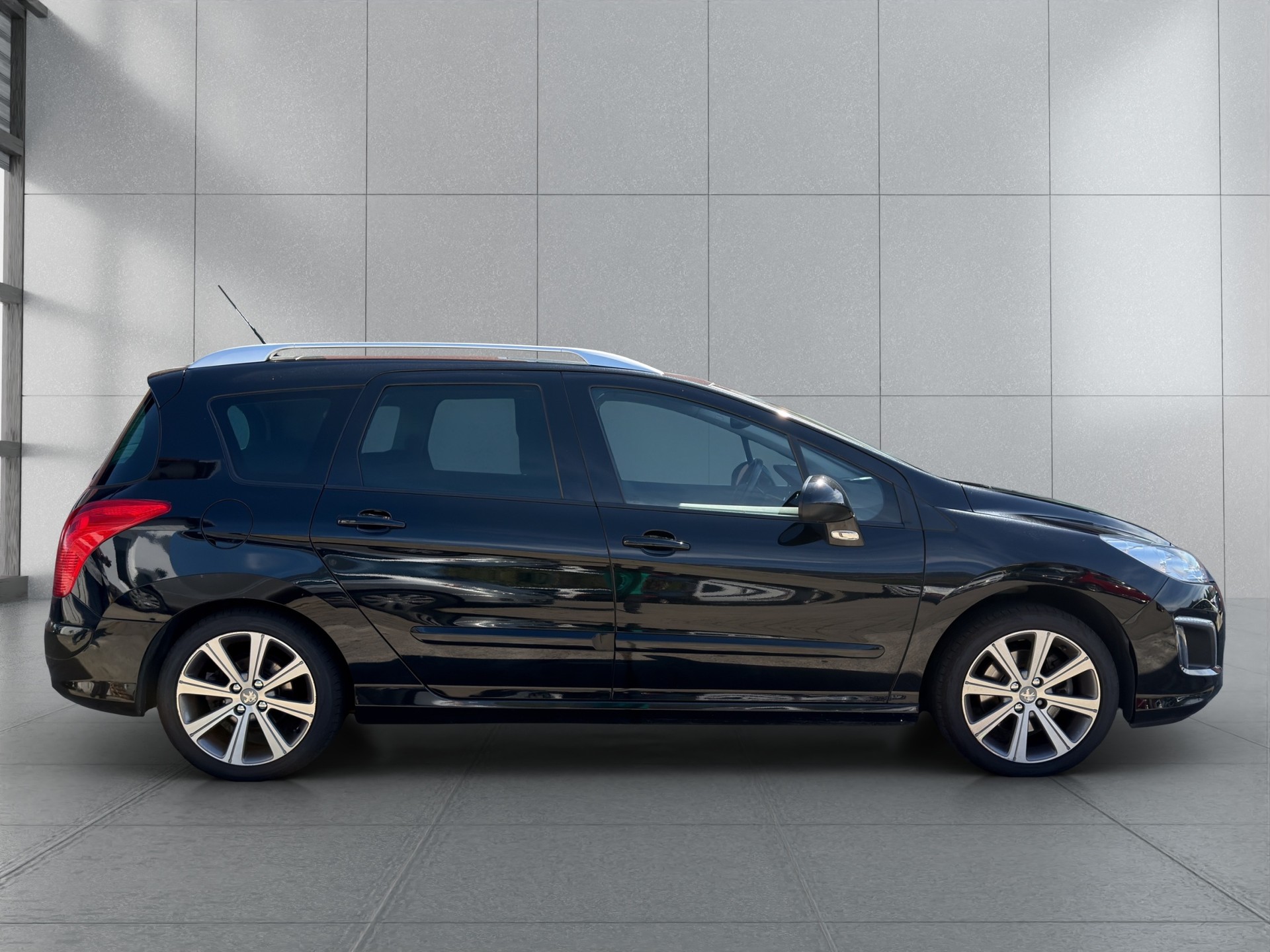 PEUGEOT 308-image-7