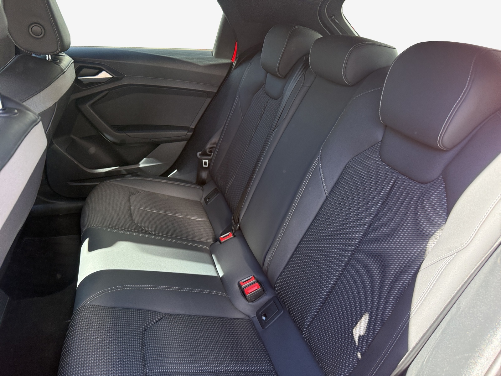 AUDI A1 Sportback 35 TFSI S Line S-tronic-image-11