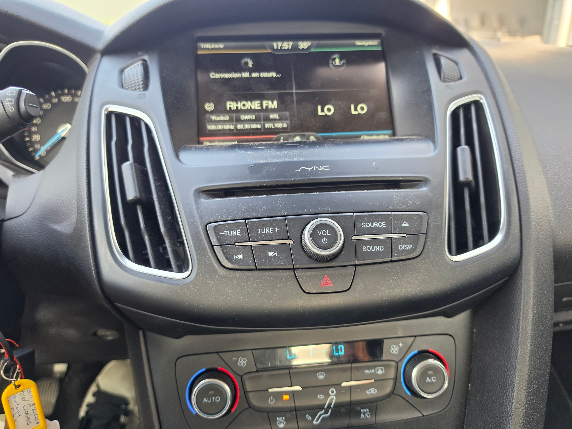 FORD Focus 1.0 SCTi Titanium-image-10