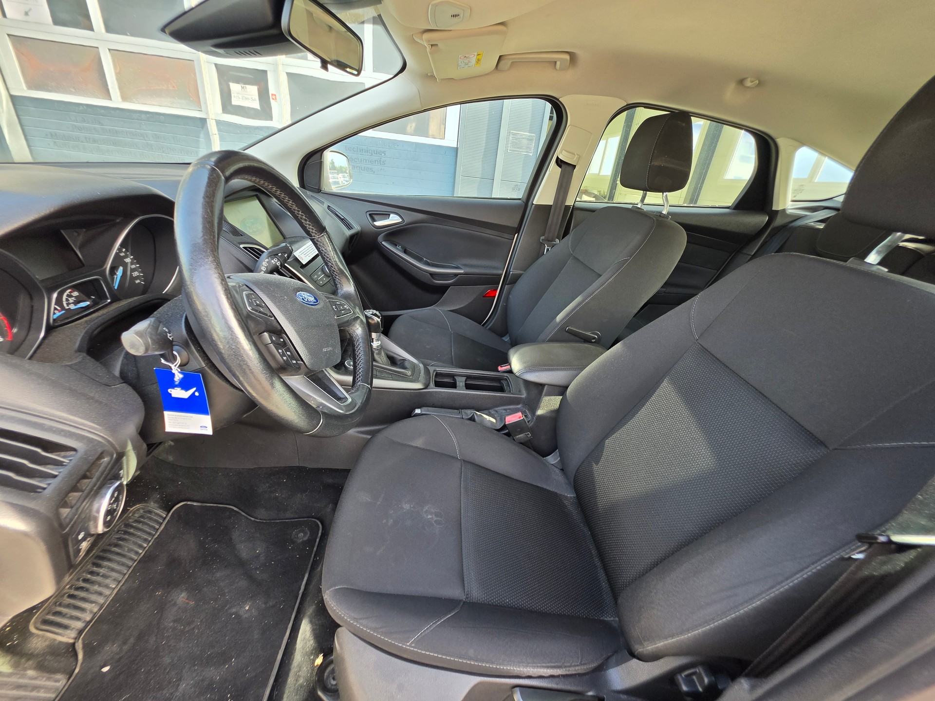 FORD Focus 1.0 SCTi Titanium-image-8